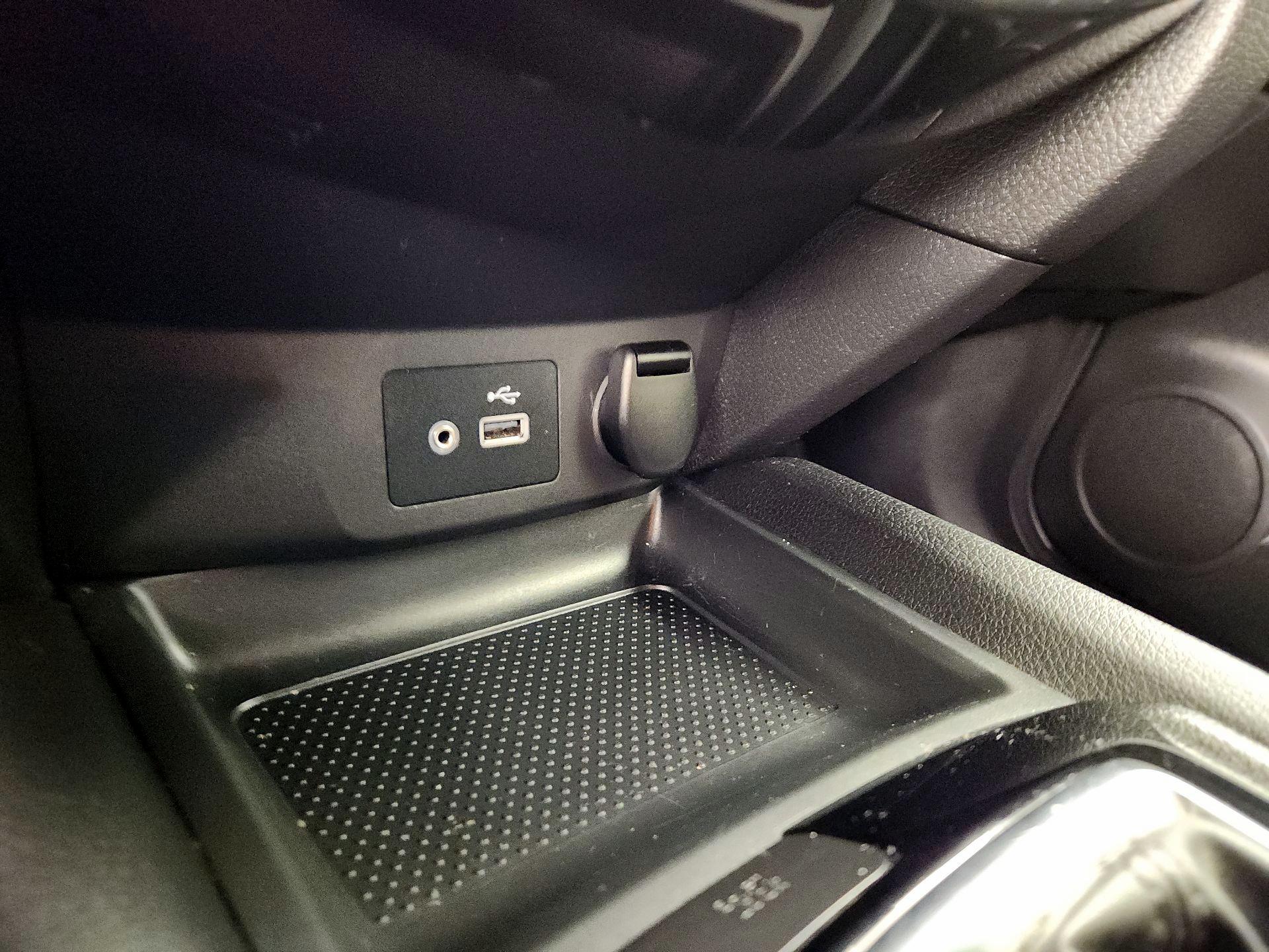 Thumbnail: 2020 Nissan Rogue Sport - 18