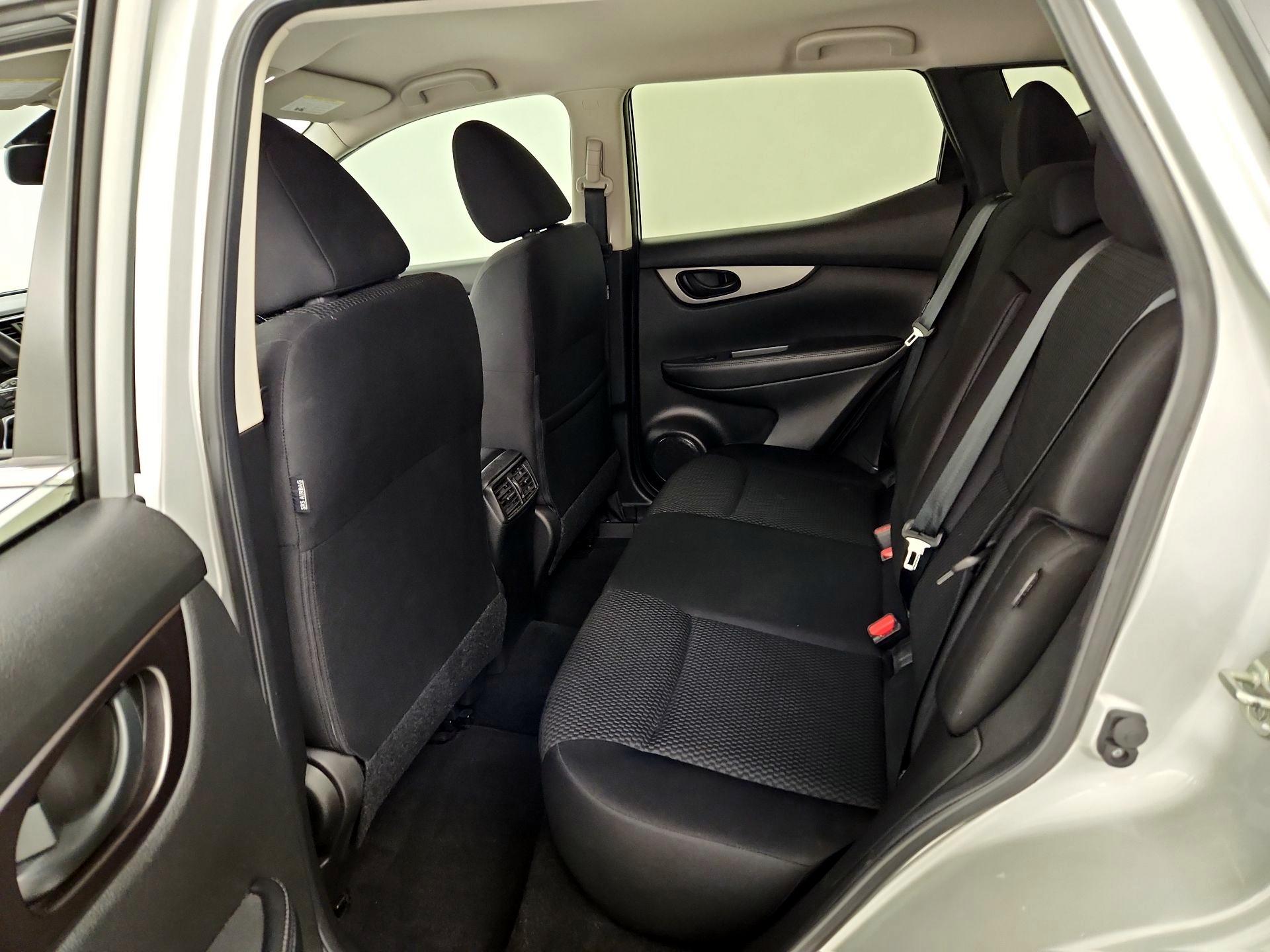 Thumbnail: 2020 Nissan Rogue Sport - 19