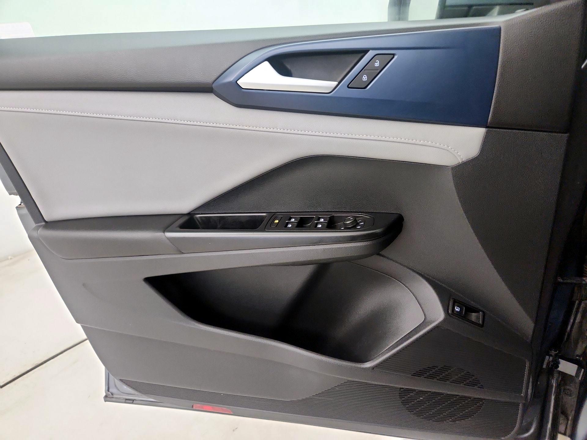 Thumbnail: 2023 Volkswagen Taos - 12