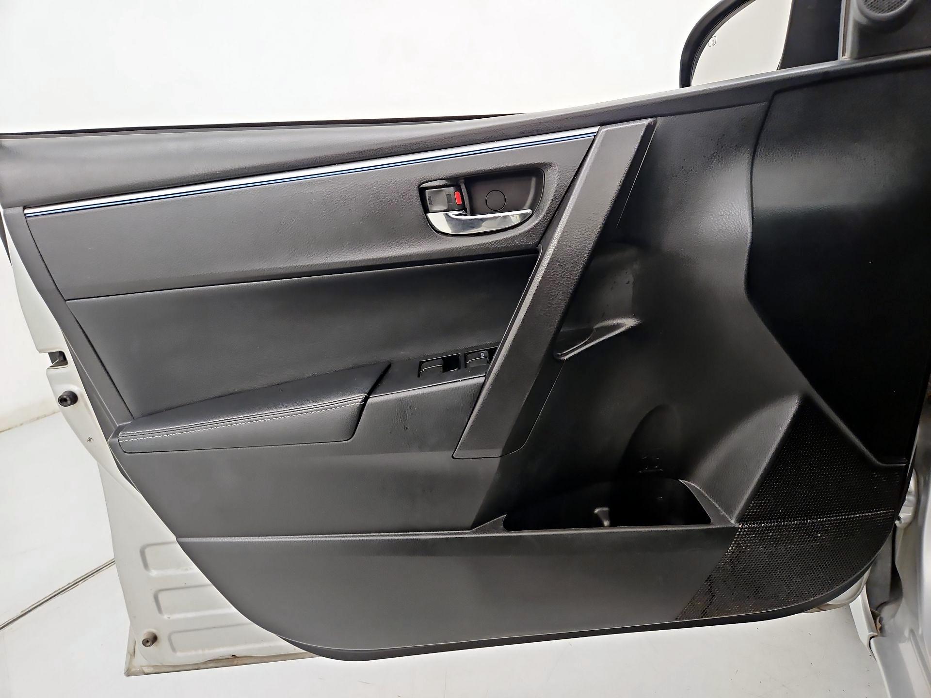 Thumbnail: 2015 Toyota Corolla - 12