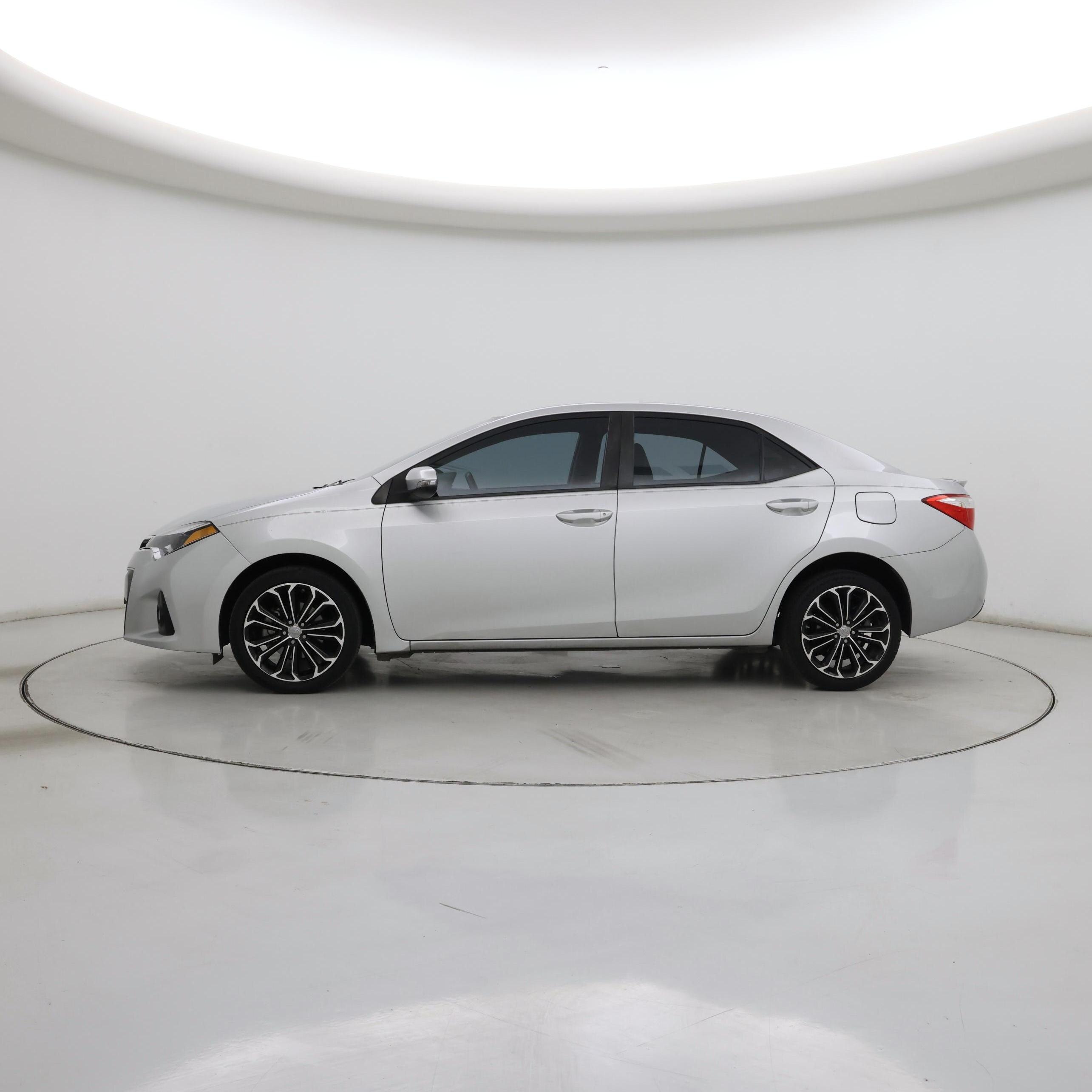 Thumbnail: 2015 Toyota Corolla - 3