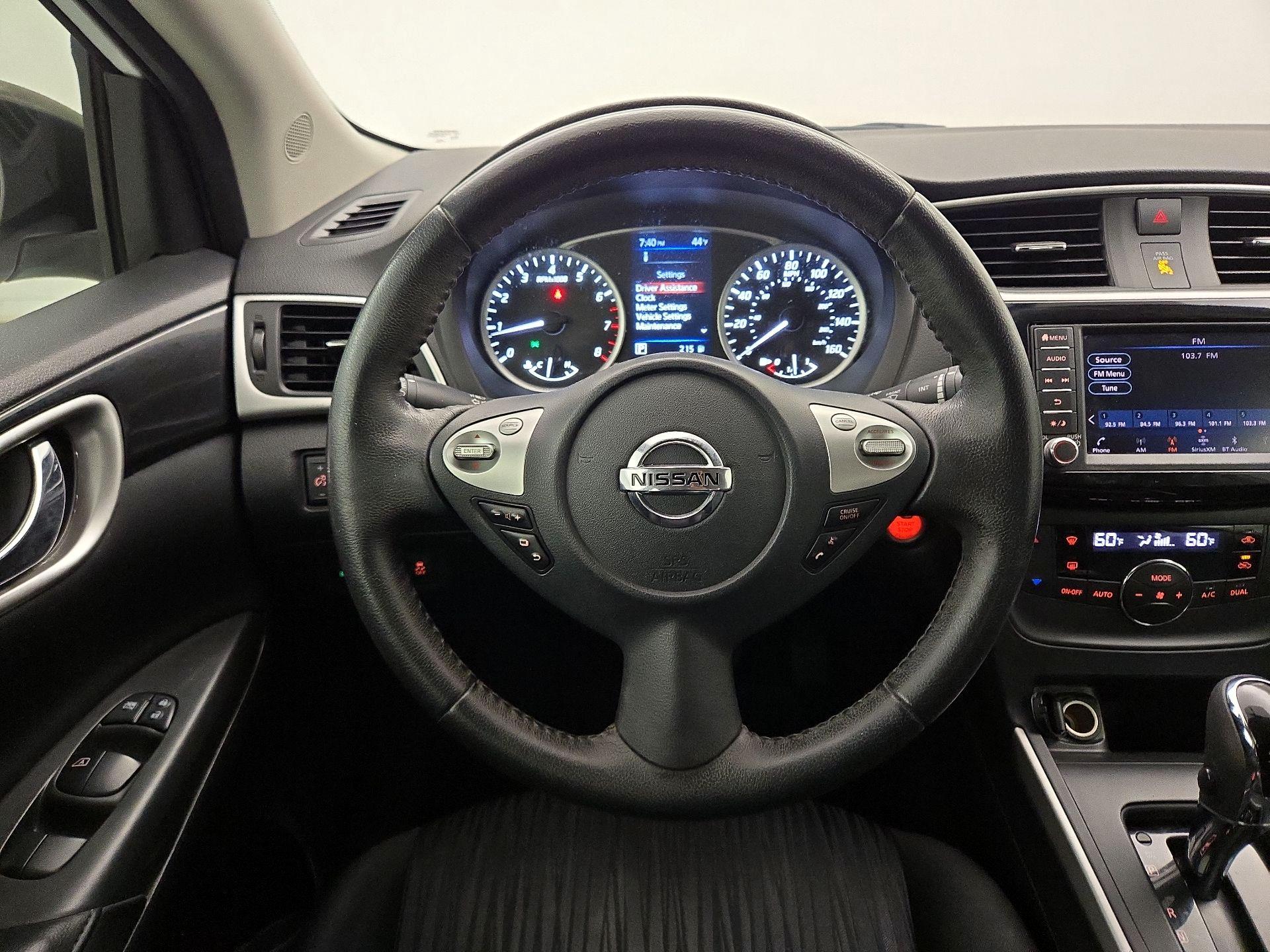 Thumbnail: 2019 Nissan Sentra - 10