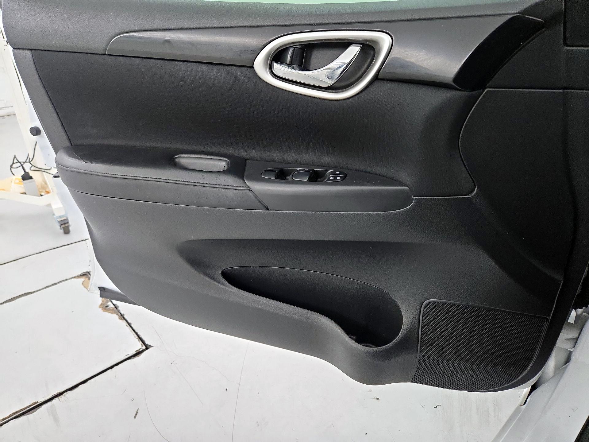 Thumbnail: 2019 Nissan Sentra - 12