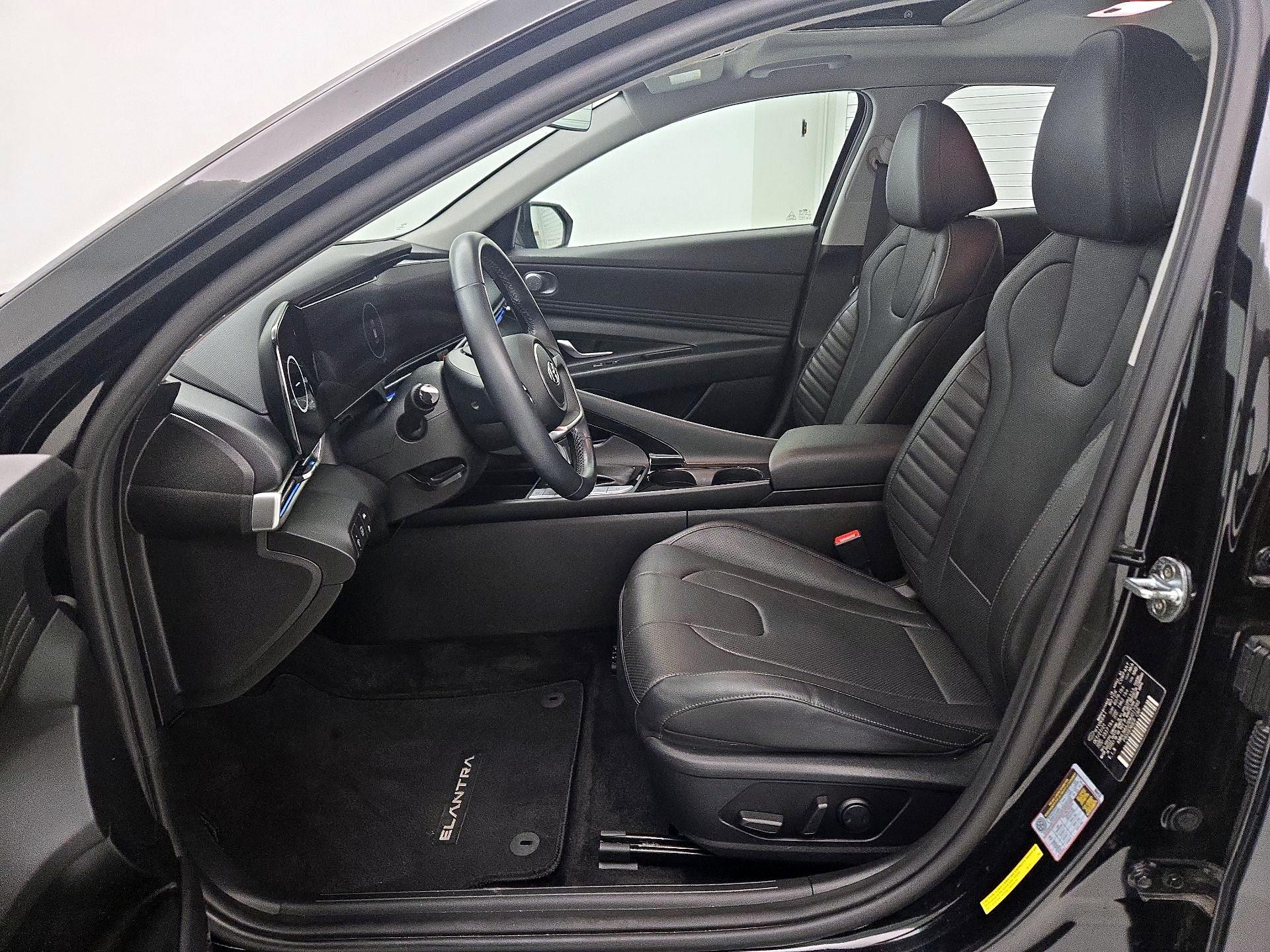 Thumbnail: 2022 Hyundai Elantra - 11