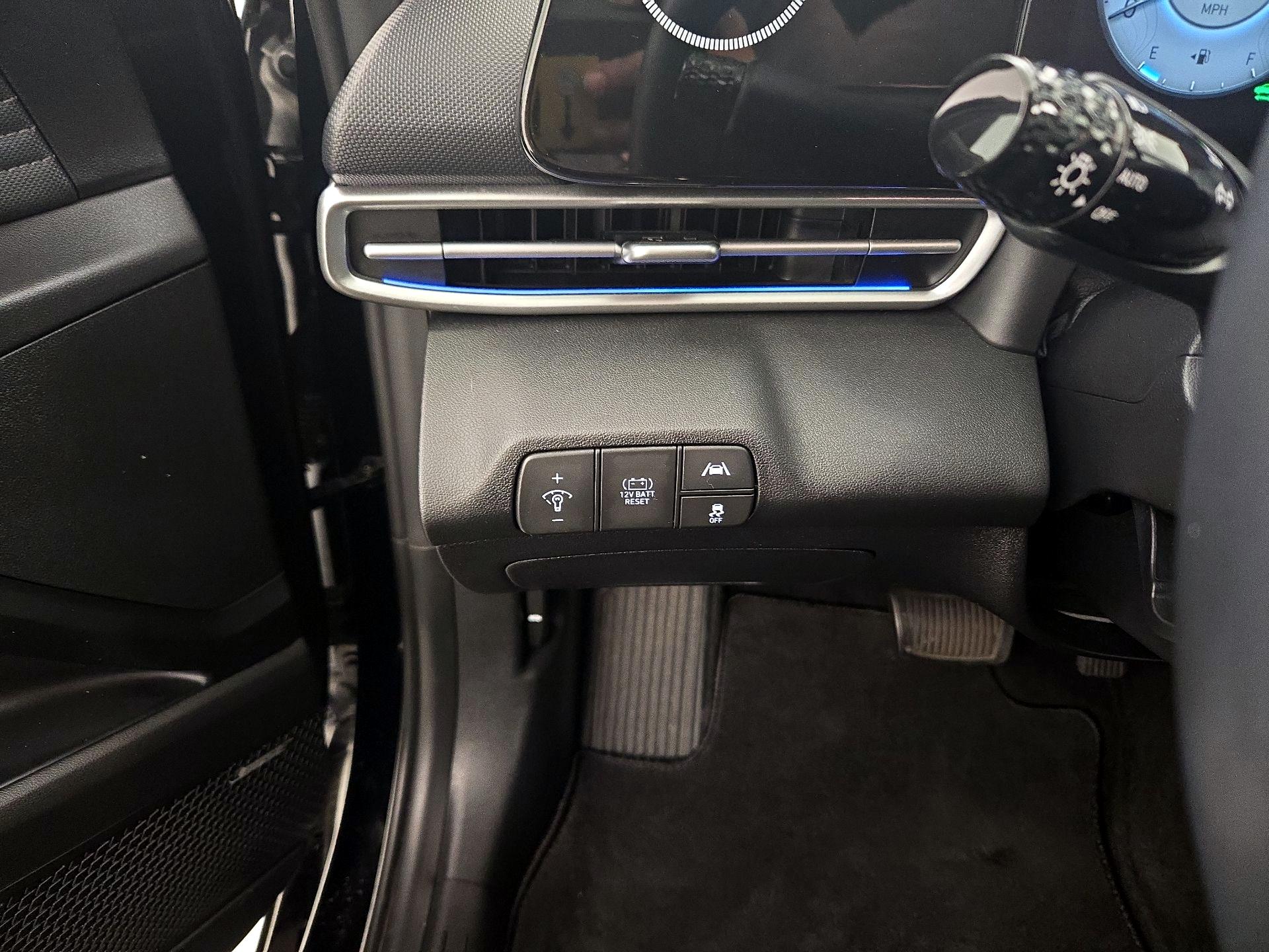 Thumbnail: 2022 Hyundai Elantra - 13