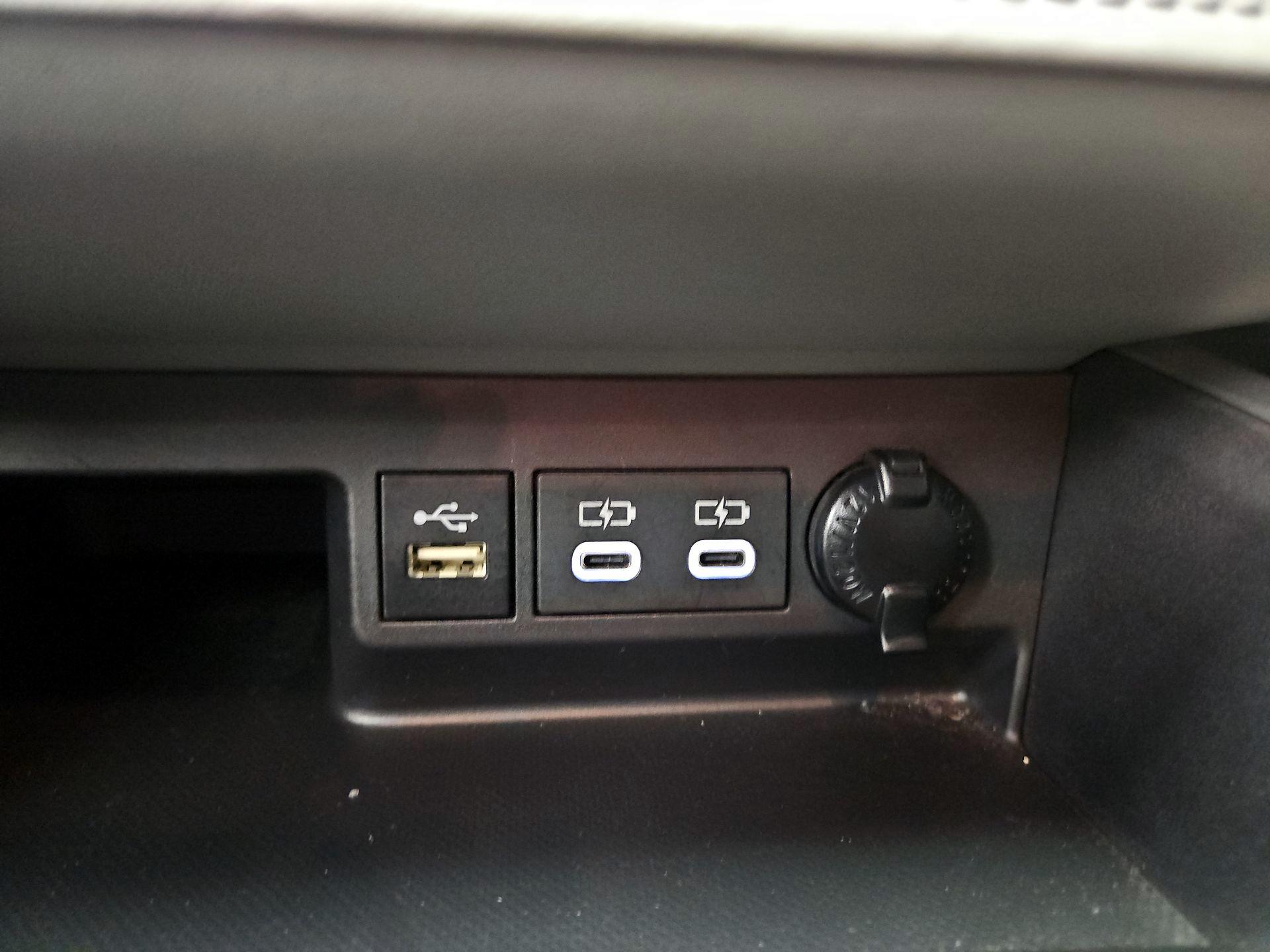 Thumbnail: 2024 Toyota Highlander - 18