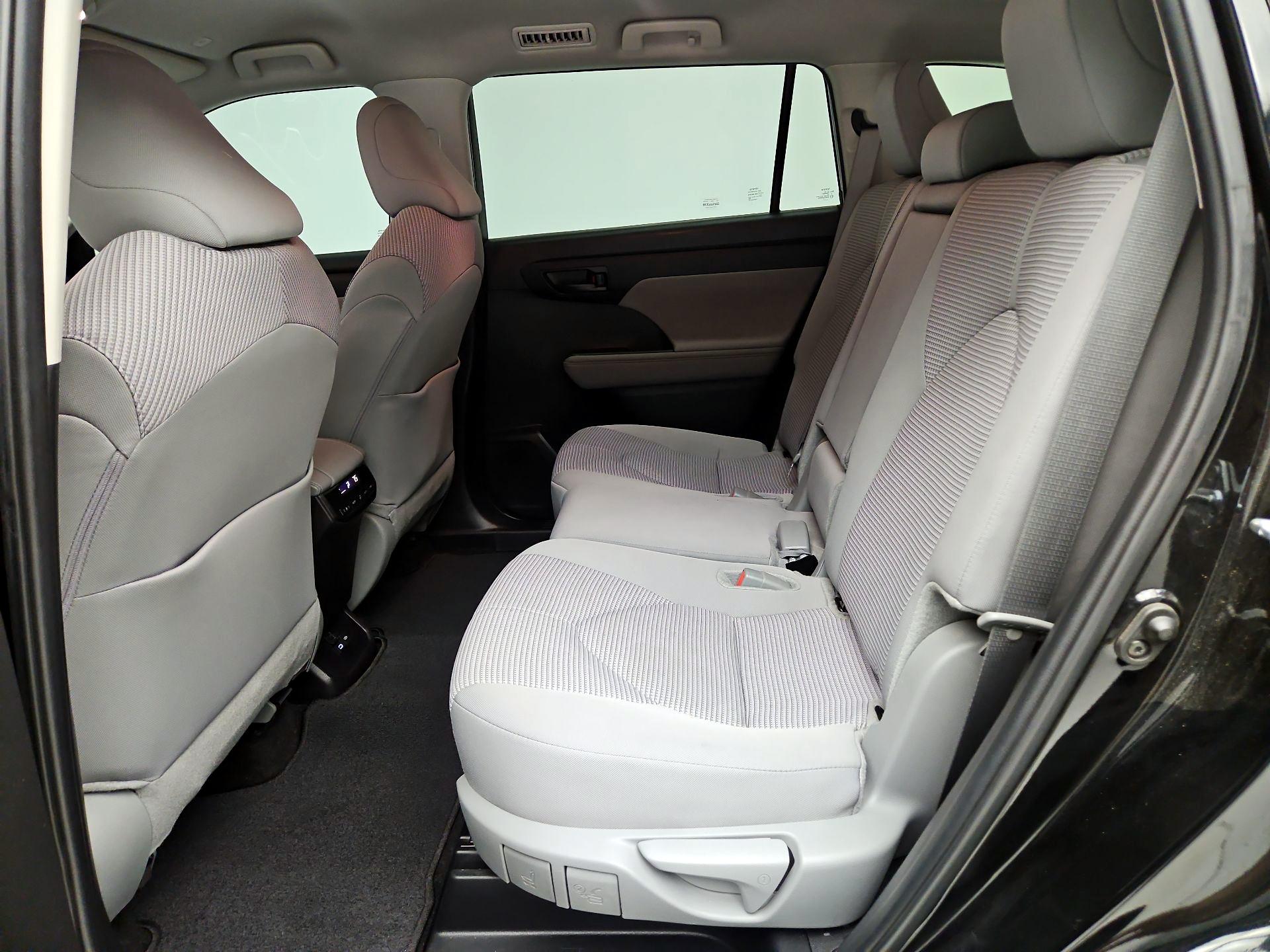 Thumbnail: 2024 Toyota Highlander - 19