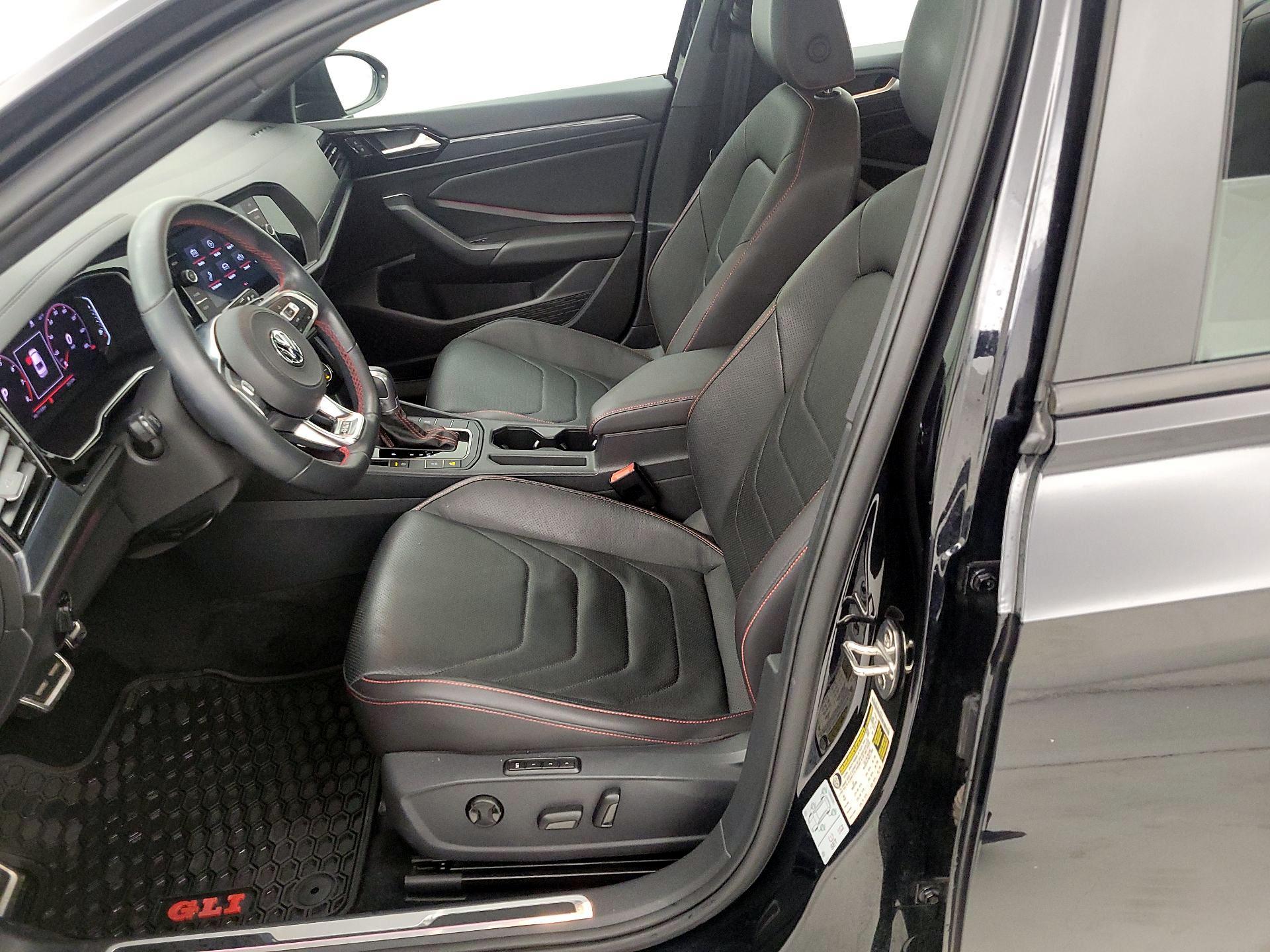 Thumbnail: 2019 Volkswagen Jetta - 11