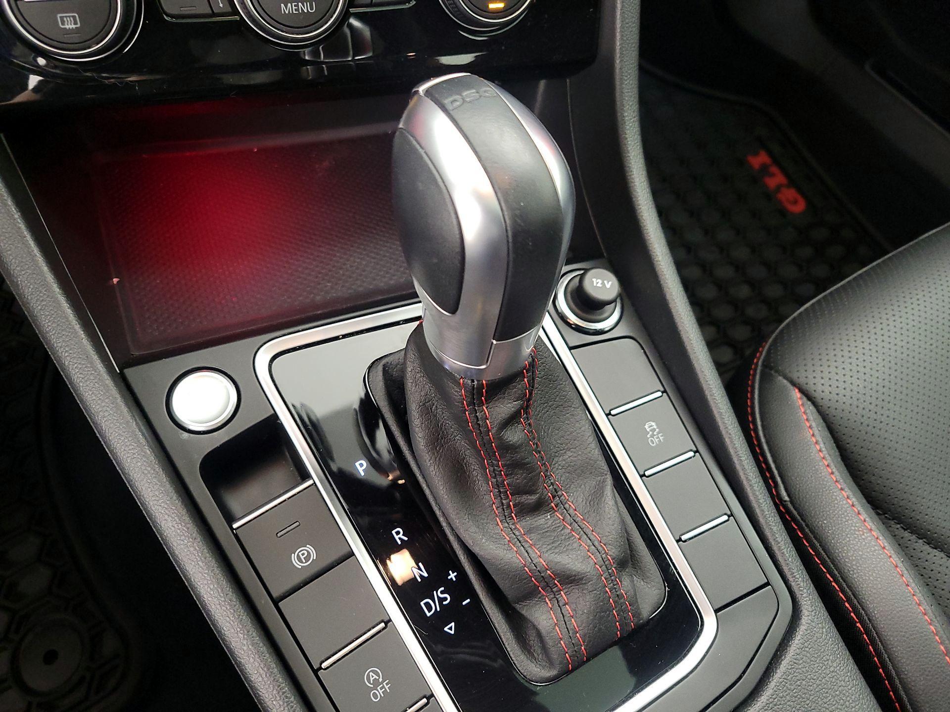 Thumbnail: 2019 Volkswagen Jetta - 17