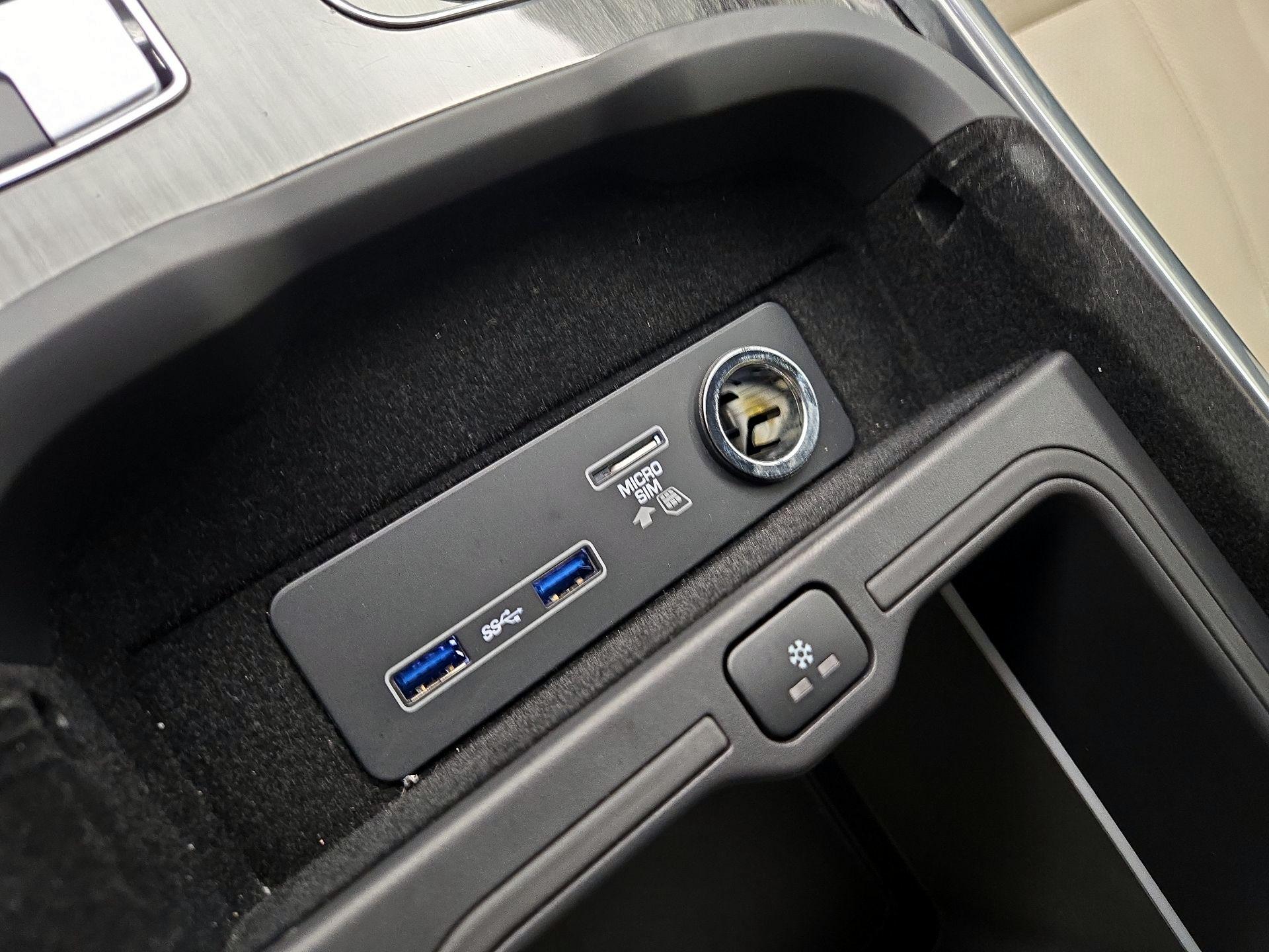 Thumbnail: 2022 Land Rover Range Rover Sport - 19