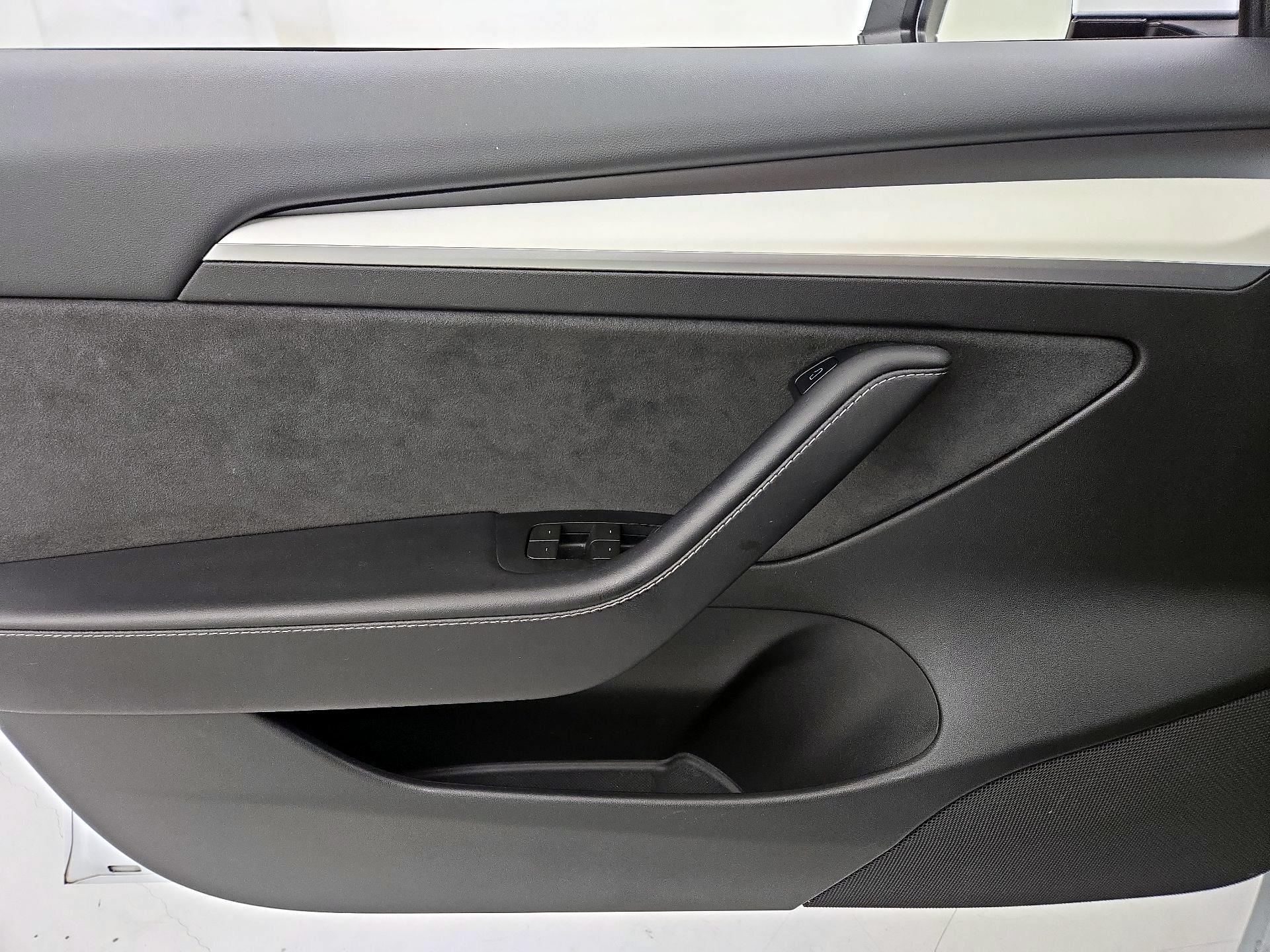 Thumbnail: 2023 Tesla Model 3 - 12