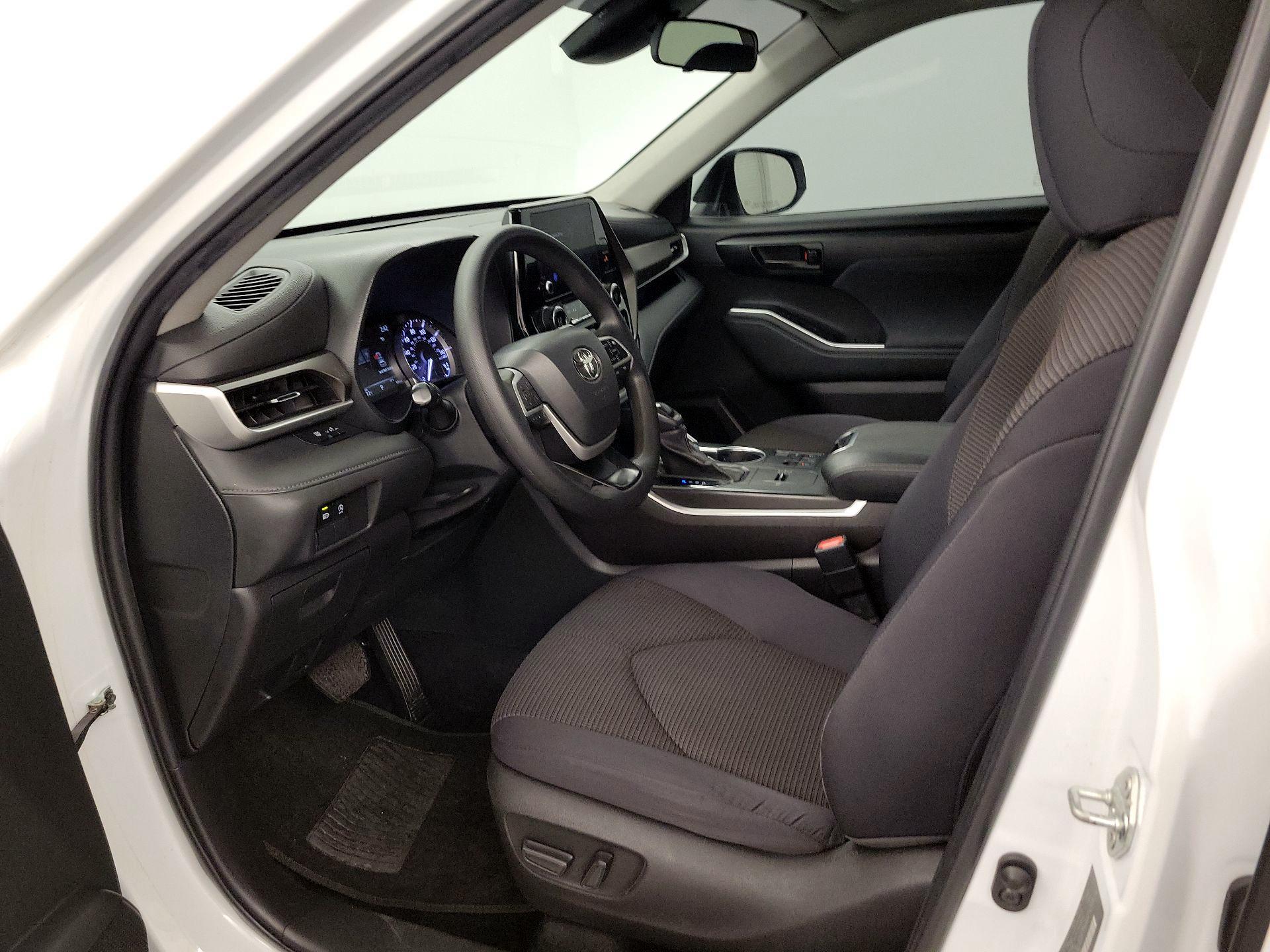 Thumbnail: 2023 Toyota Highlander - 11