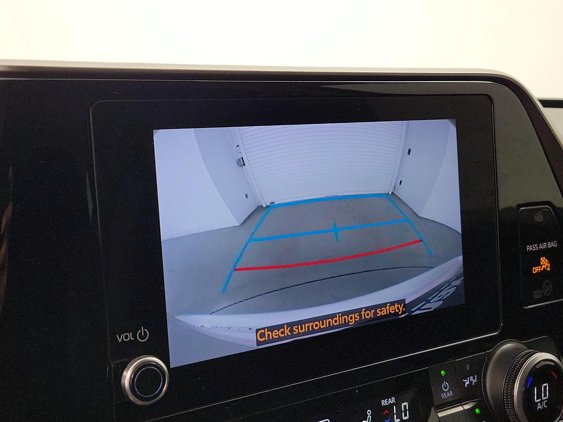 Thumbnail: 2023 Toyota Highlander - 14