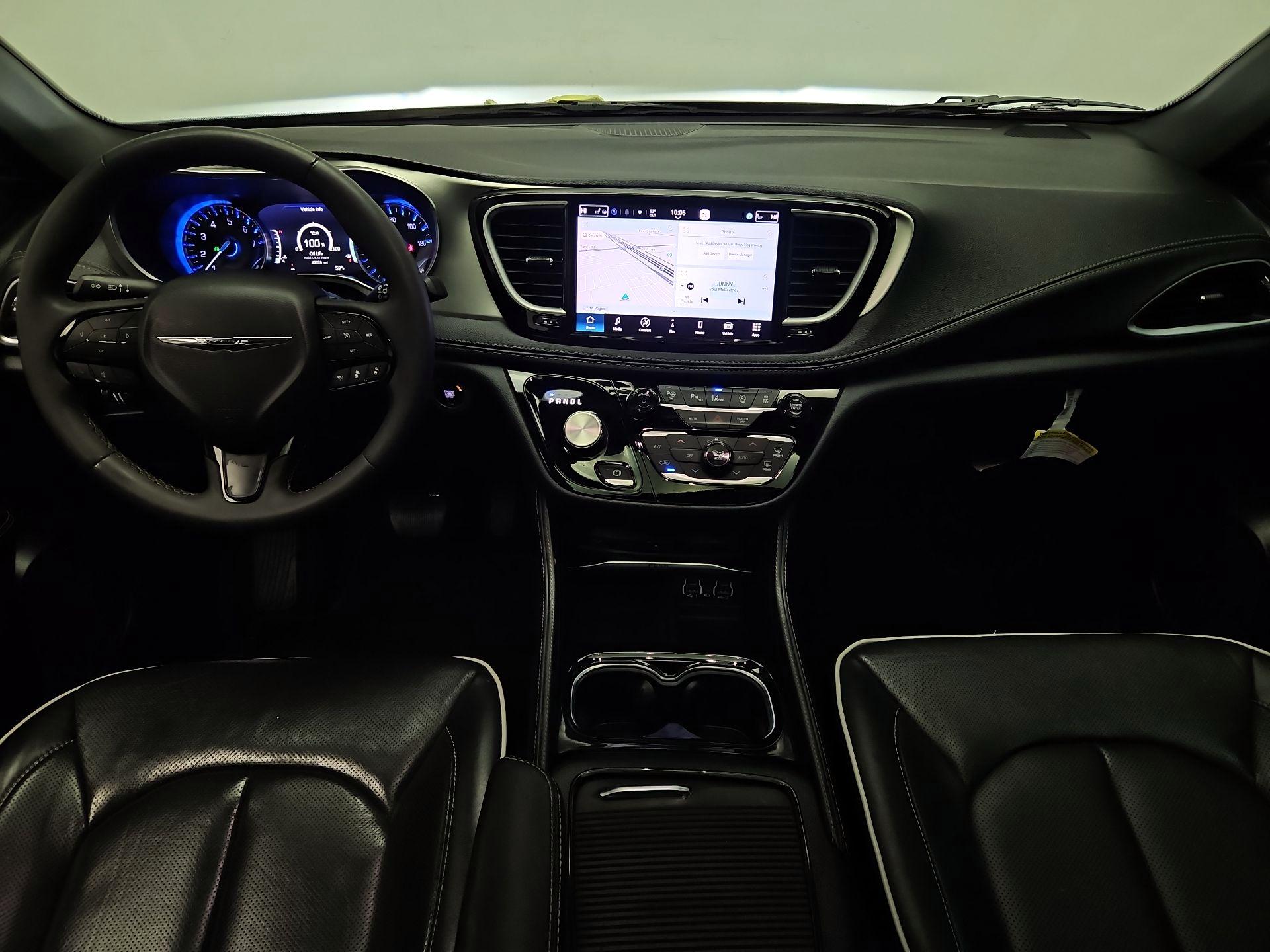 Thumbnail: 2023 Chrysler Pacifica - 9