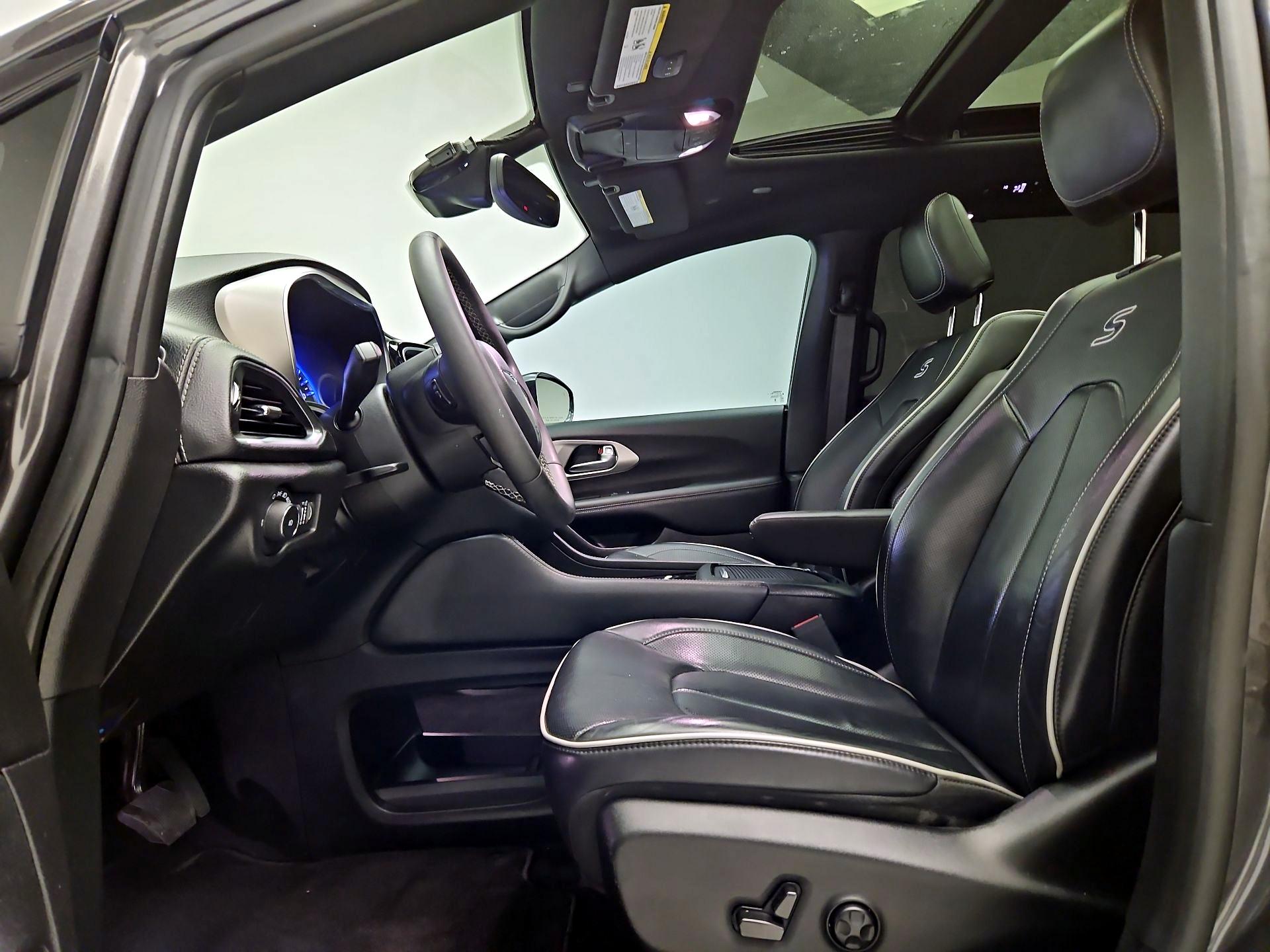 Thumbnail: 2023 Chrysler Pacifica - 11