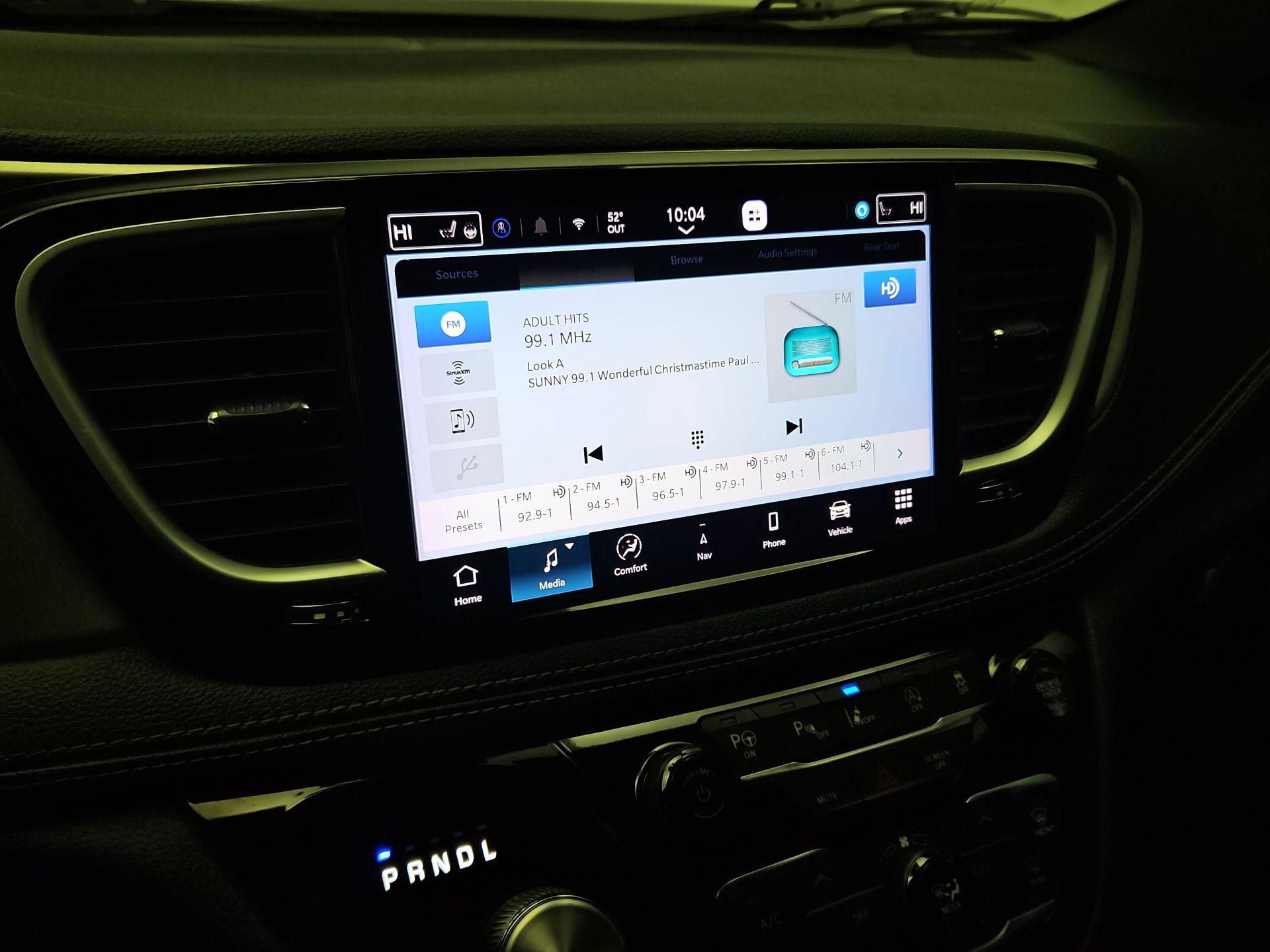 Thumbnail: 2023 Chrysler Pacifica - 16