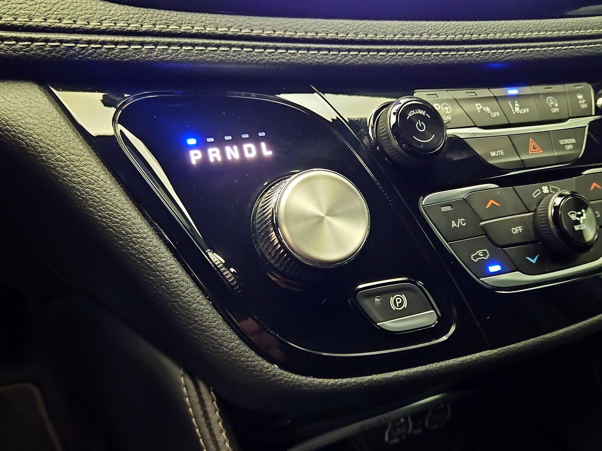 Thumbnail: 2023 Chrysler Pacifica - 18