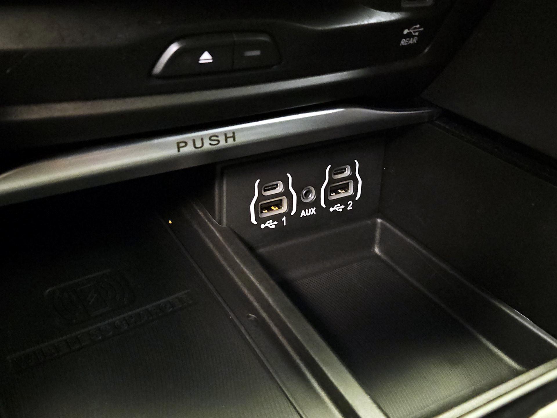 Thumbnail: 2023 Chrysler Pacifica - 19