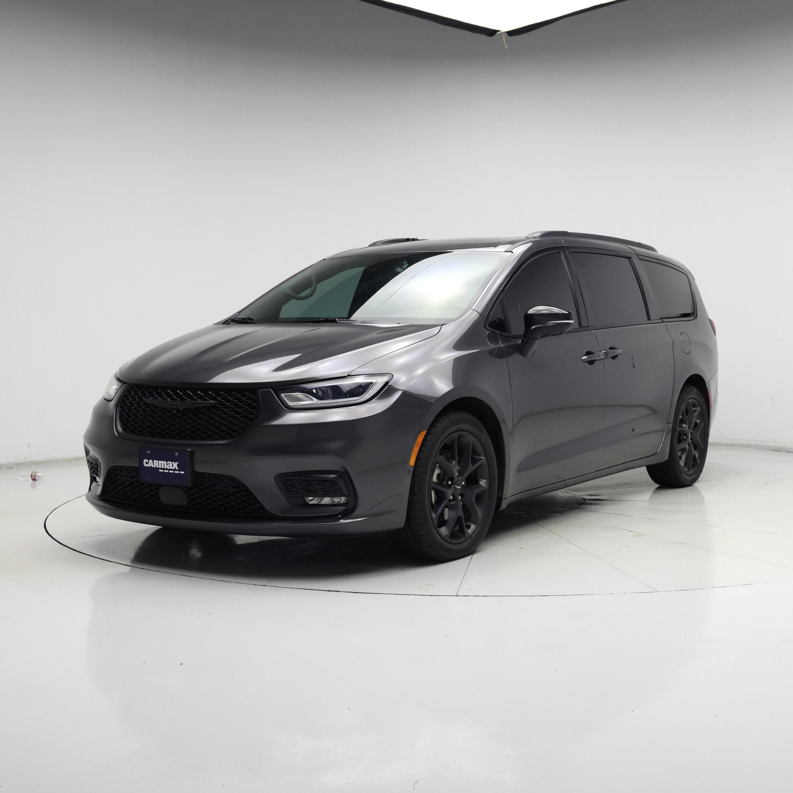 Thumbnail: 2023 Chrysler Pacifica - 4