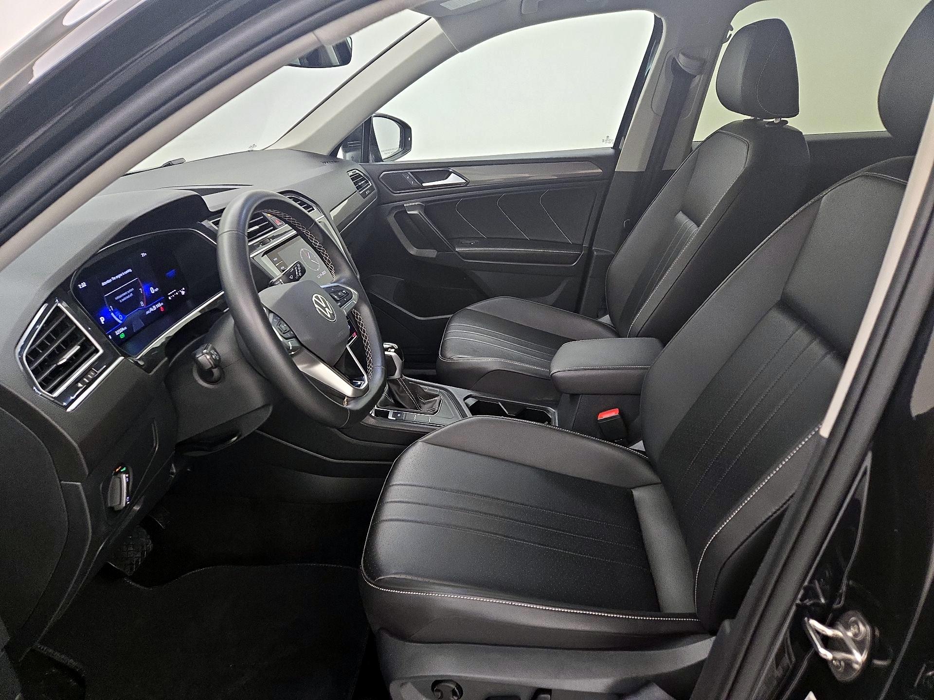 Thumbnail: 2024 Volkswagen Tiguan - 11