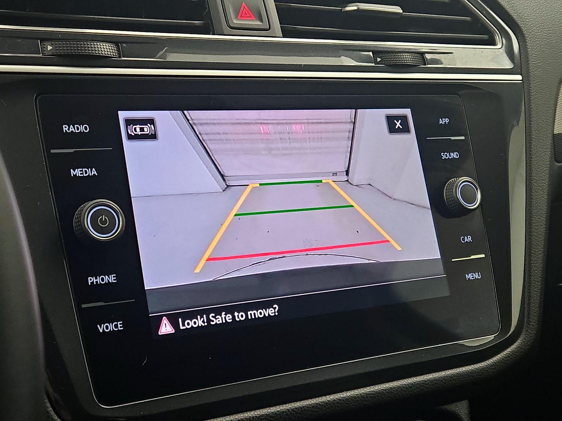 Thumbnail: 2024 Volkswagen Tiguan - 14