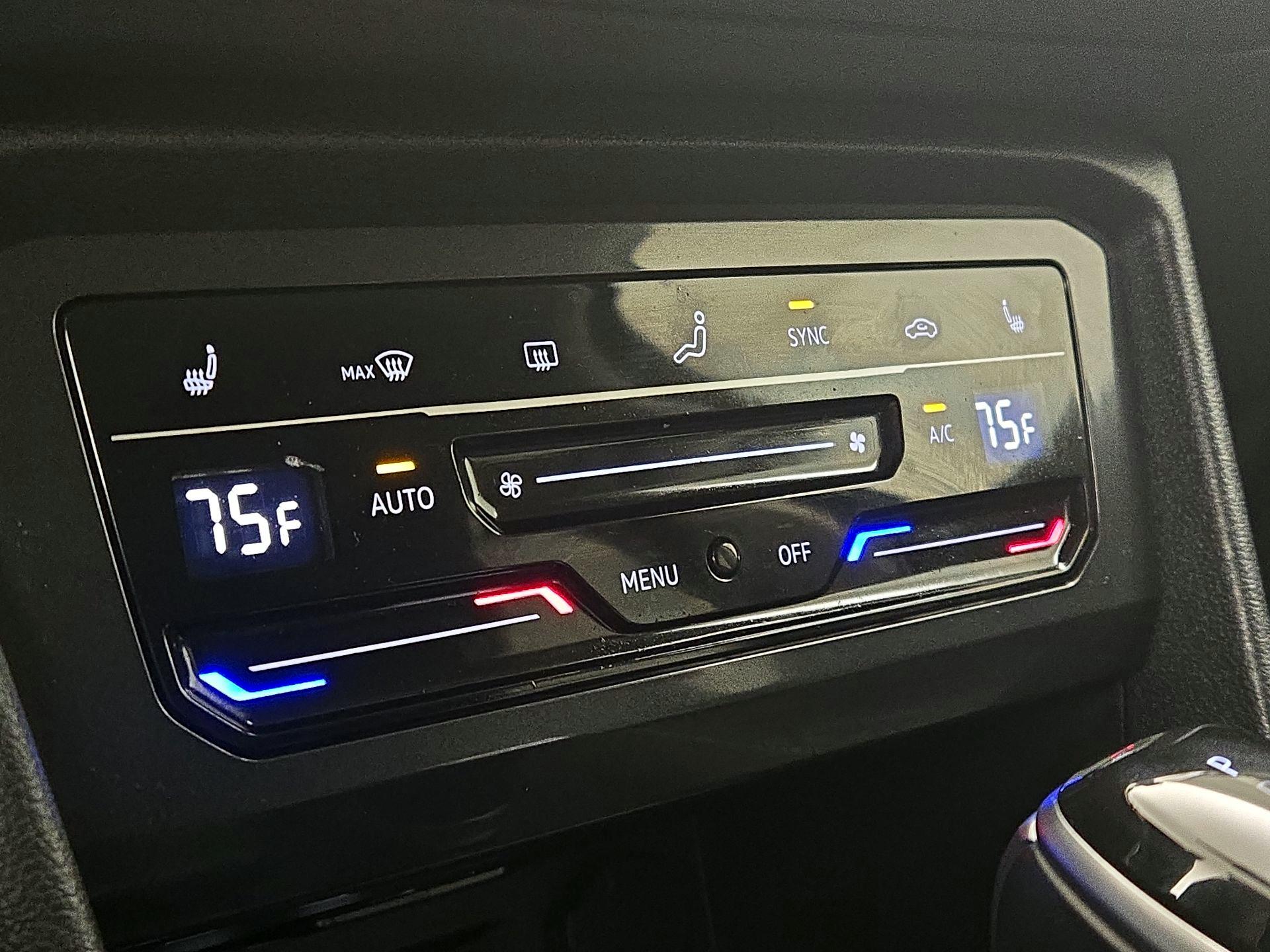 Thumbnail: 2024 Volkswagen Tiguan - 16