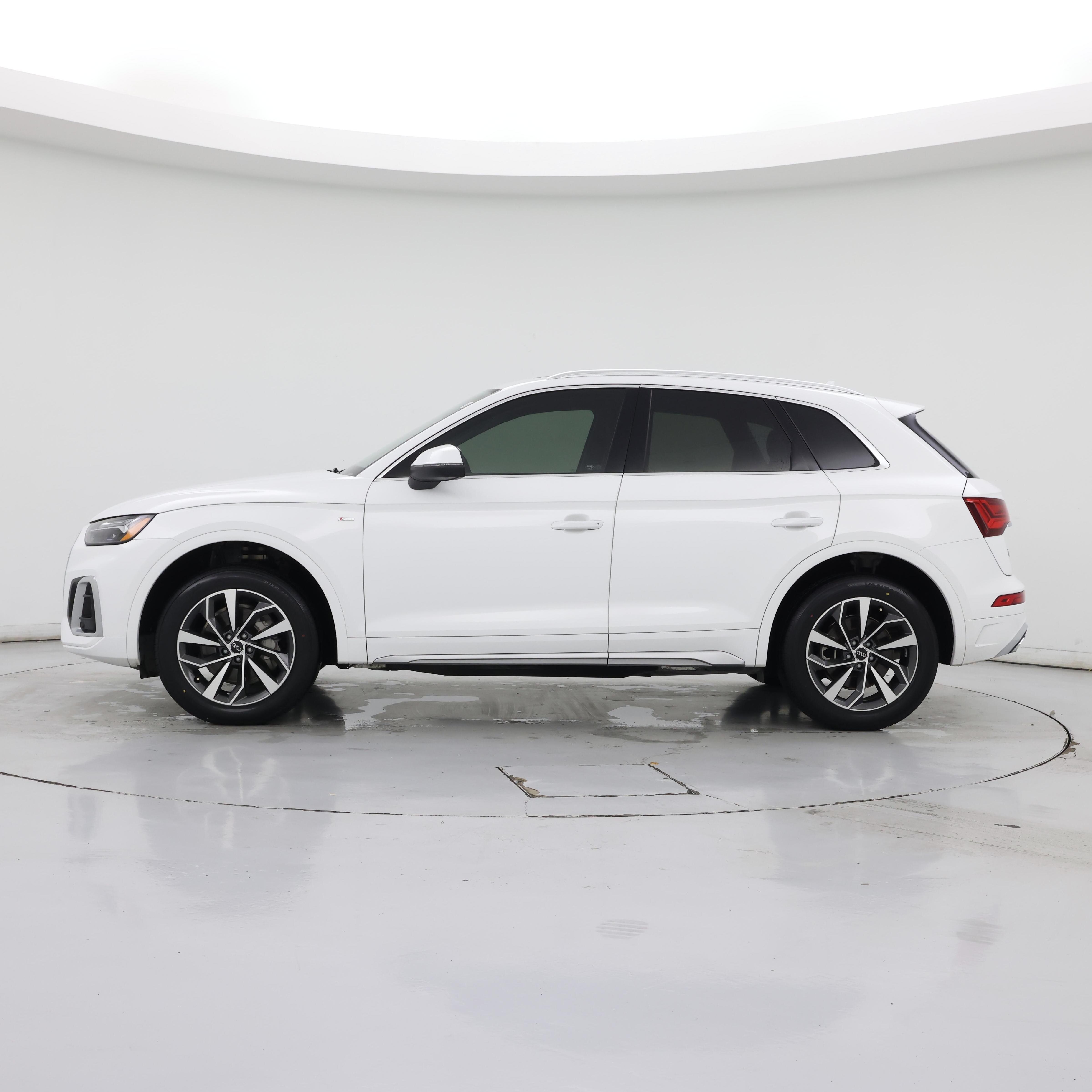 Thumbnail: 2023 Audi Q5 - 3