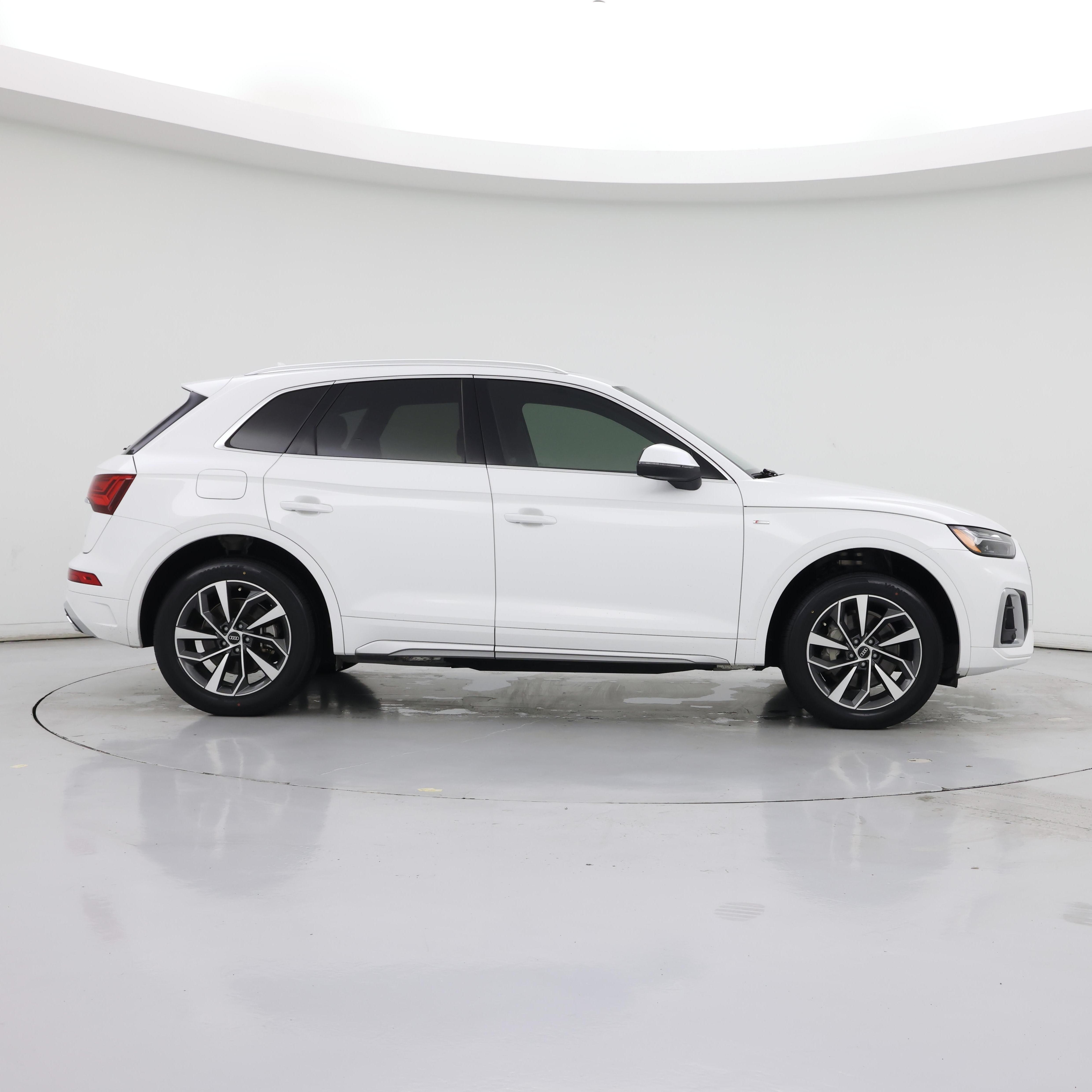 Thumbnail: 2023 Audi Q5 - 7