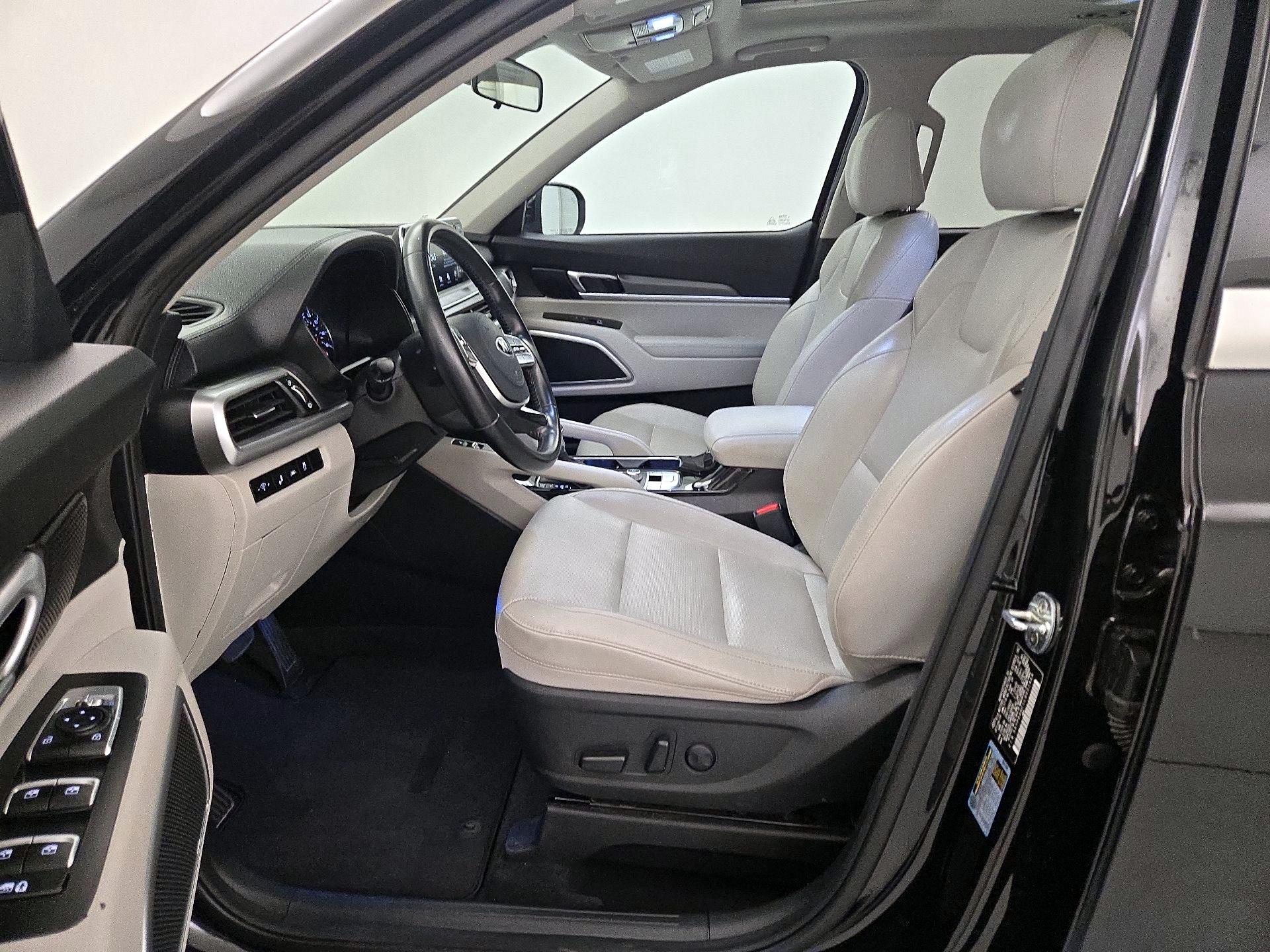 Thumbnail: 2020 Kia Telluride - 11