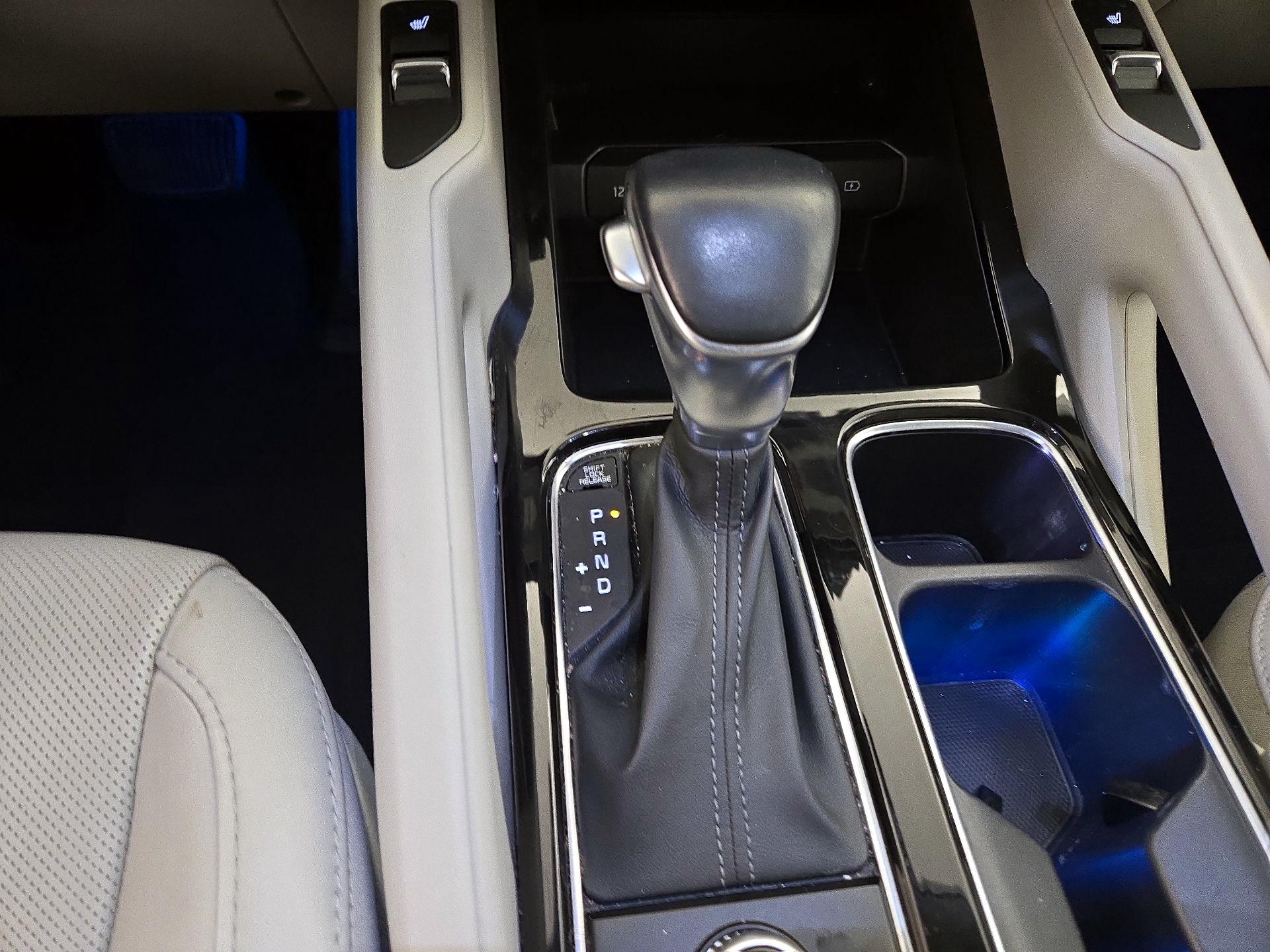 Thumbnail: 2020 Kia Telluride - 17