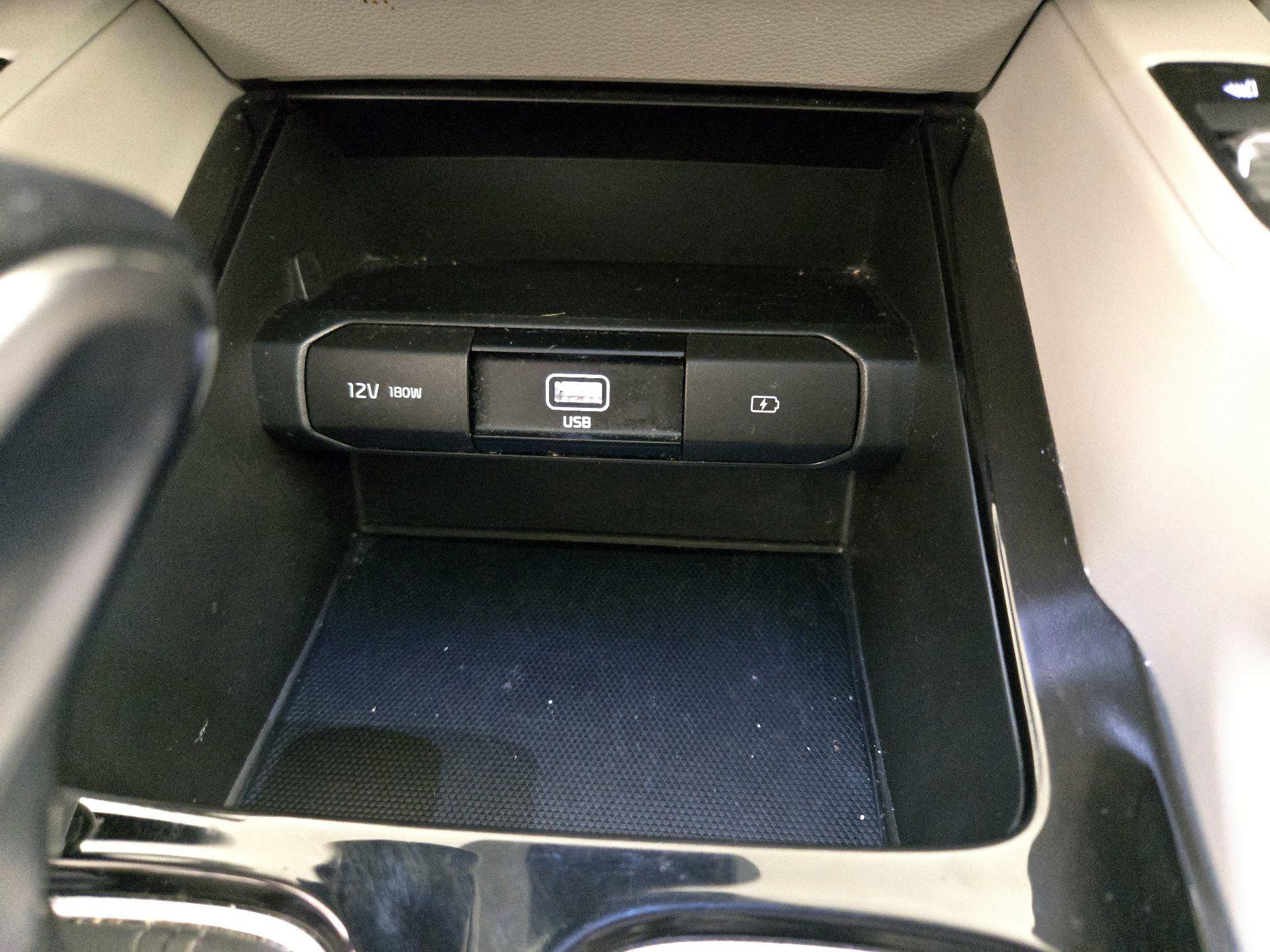 Thumbnail: 2020 Kia Telluride - 18