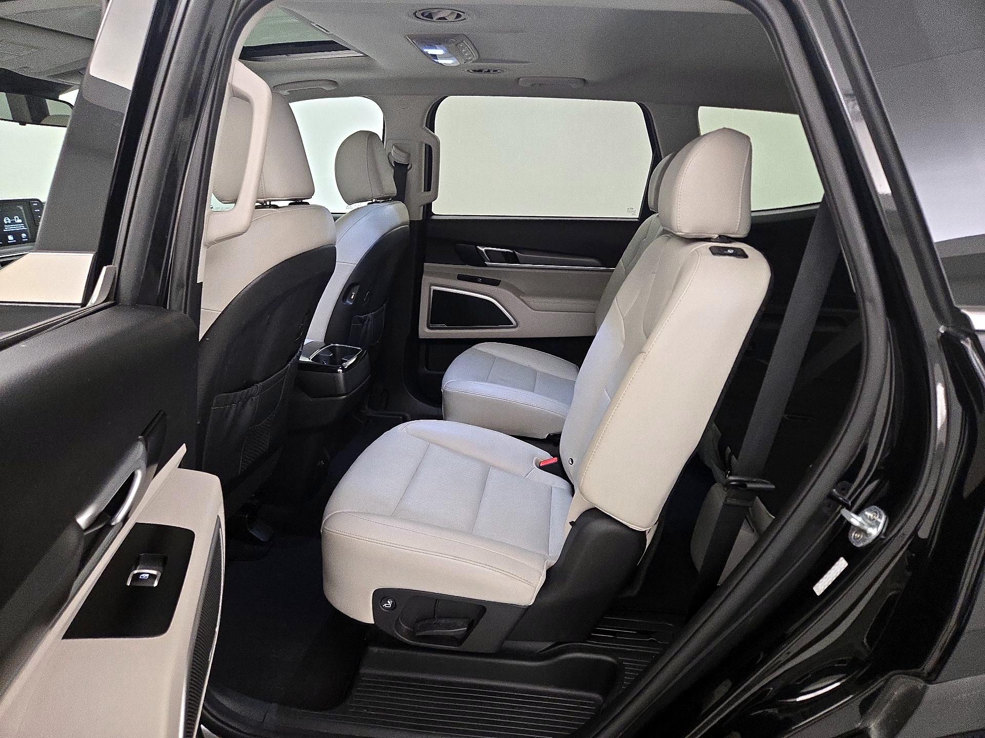 Thumbnail: 2020 Kia Telluride - 20