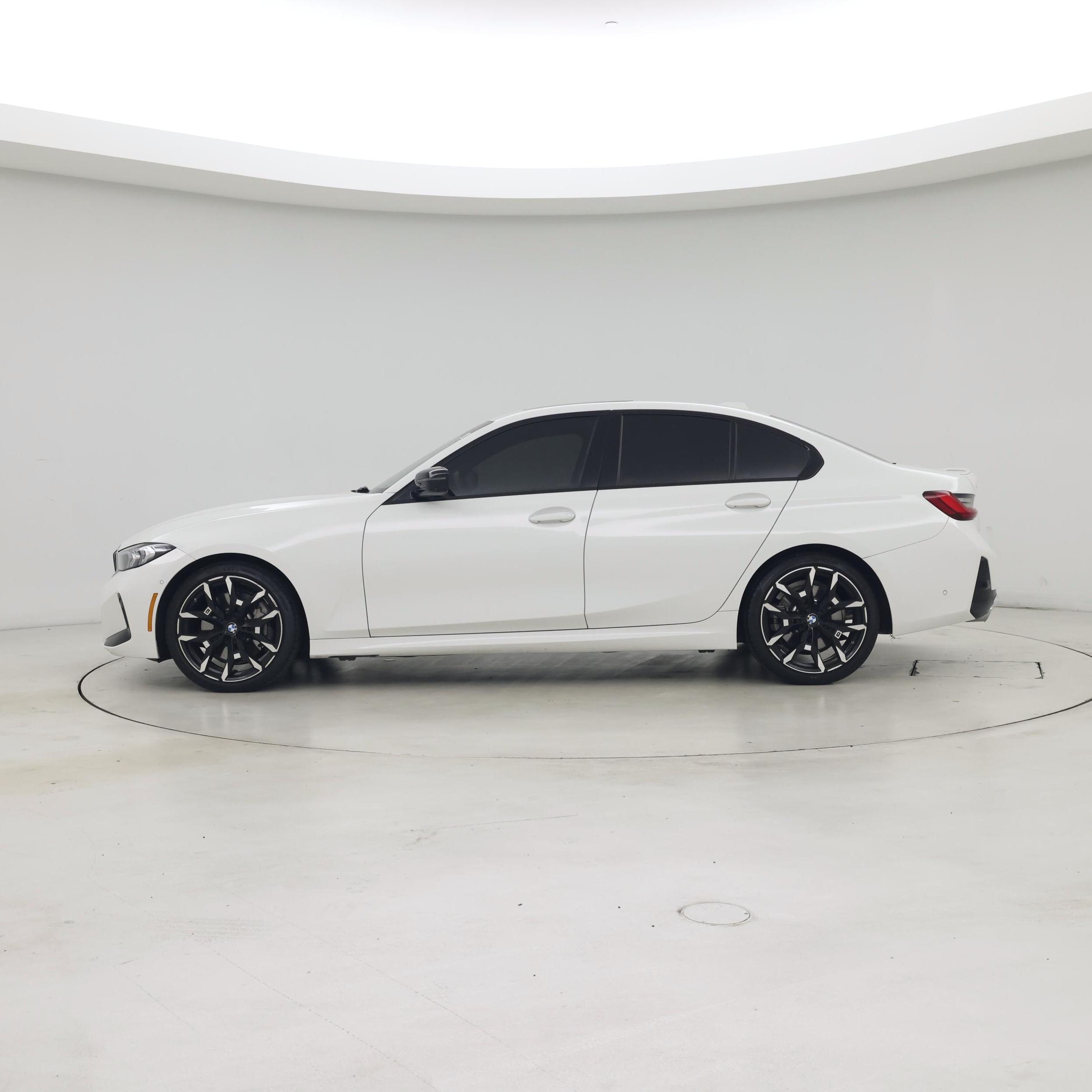 Thumbnail: 2025 BMW 3 Series - 3