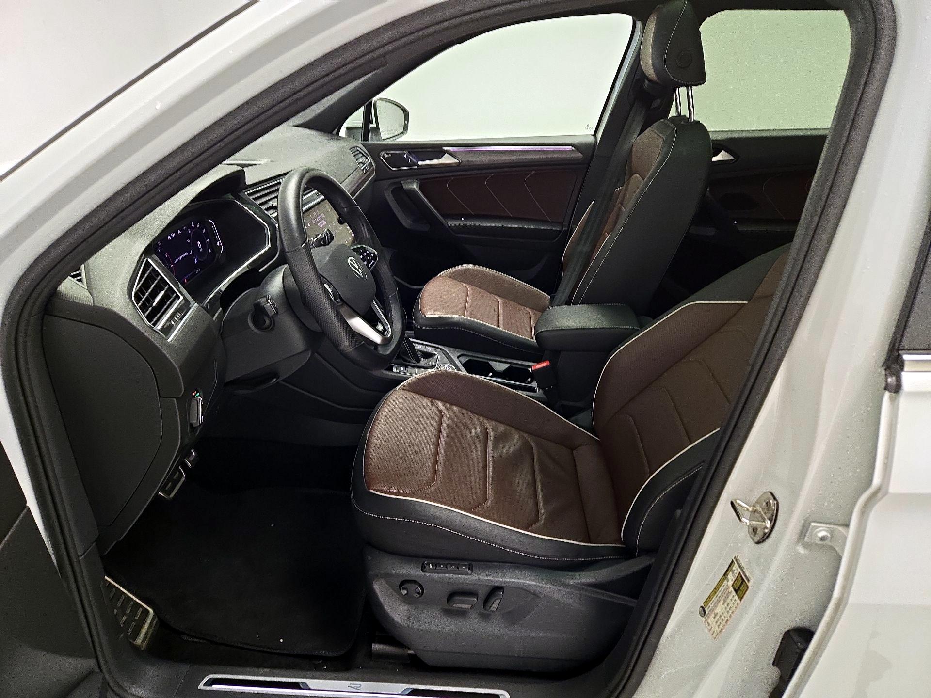 Thumbnail: 2022 Volkswagen Tiguan - 11