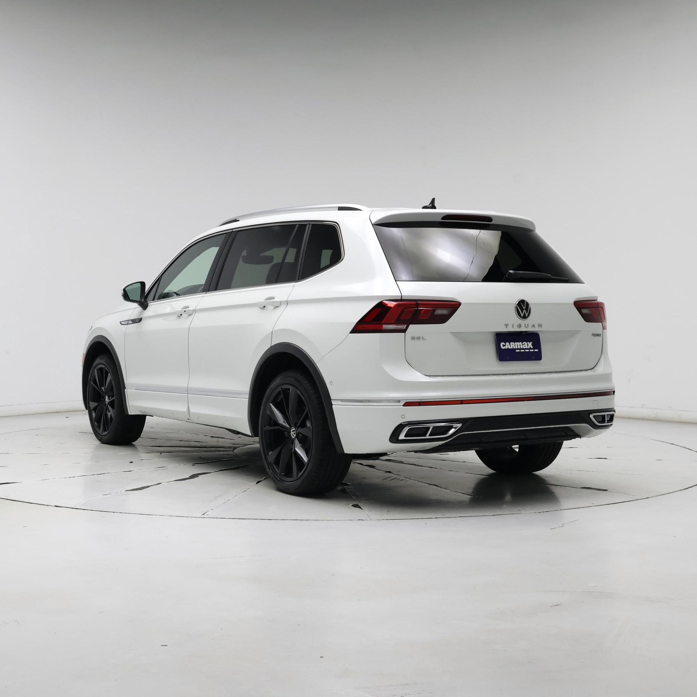 Thumbnail: 2022 Volkswagen Tiguan - 2