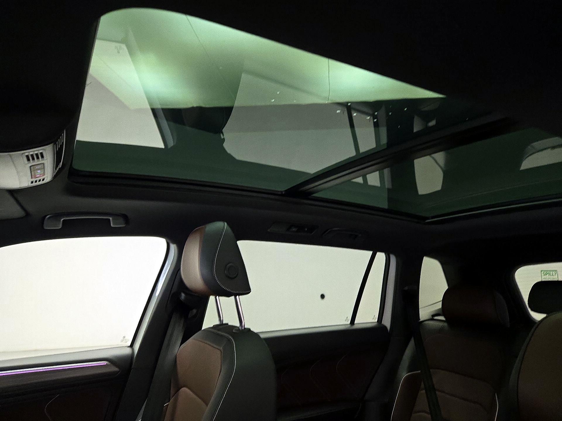 Thumbnail: 2022 Volkswagen Tiguan - 20