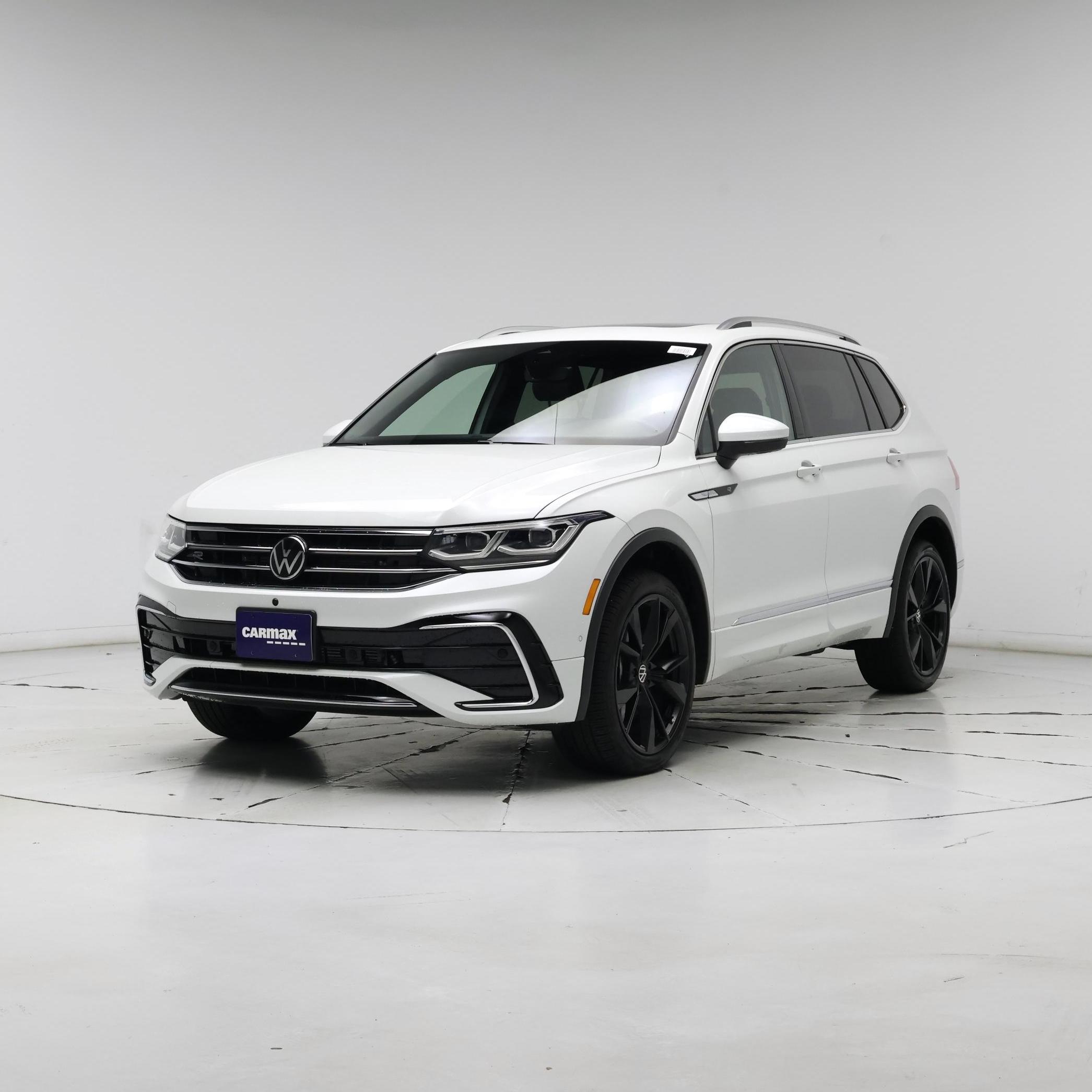 Thumbnail: 2022 Volkswagen Tiguan - 4