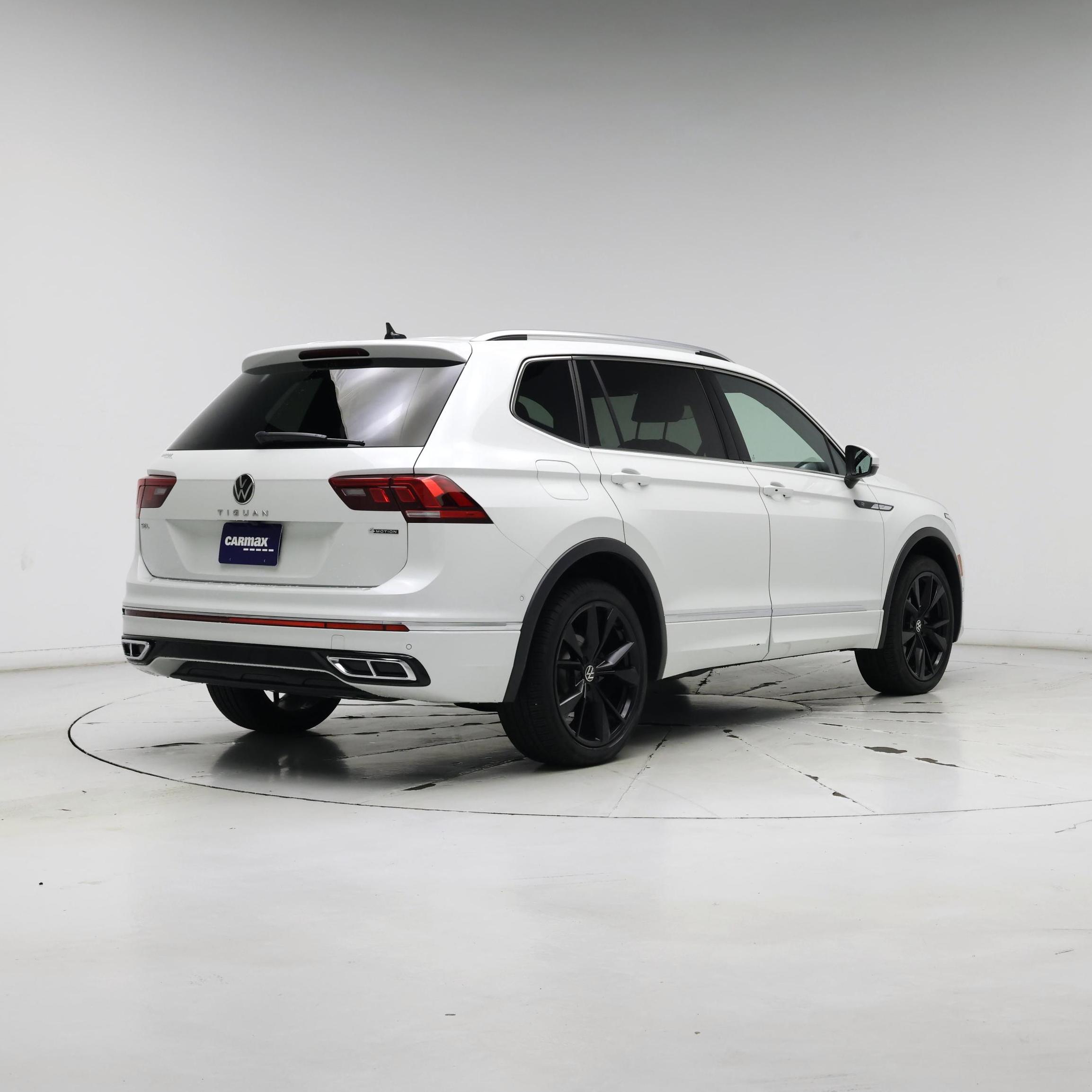 Thumbnail: 2022 Volkswagen Tiguan - 8