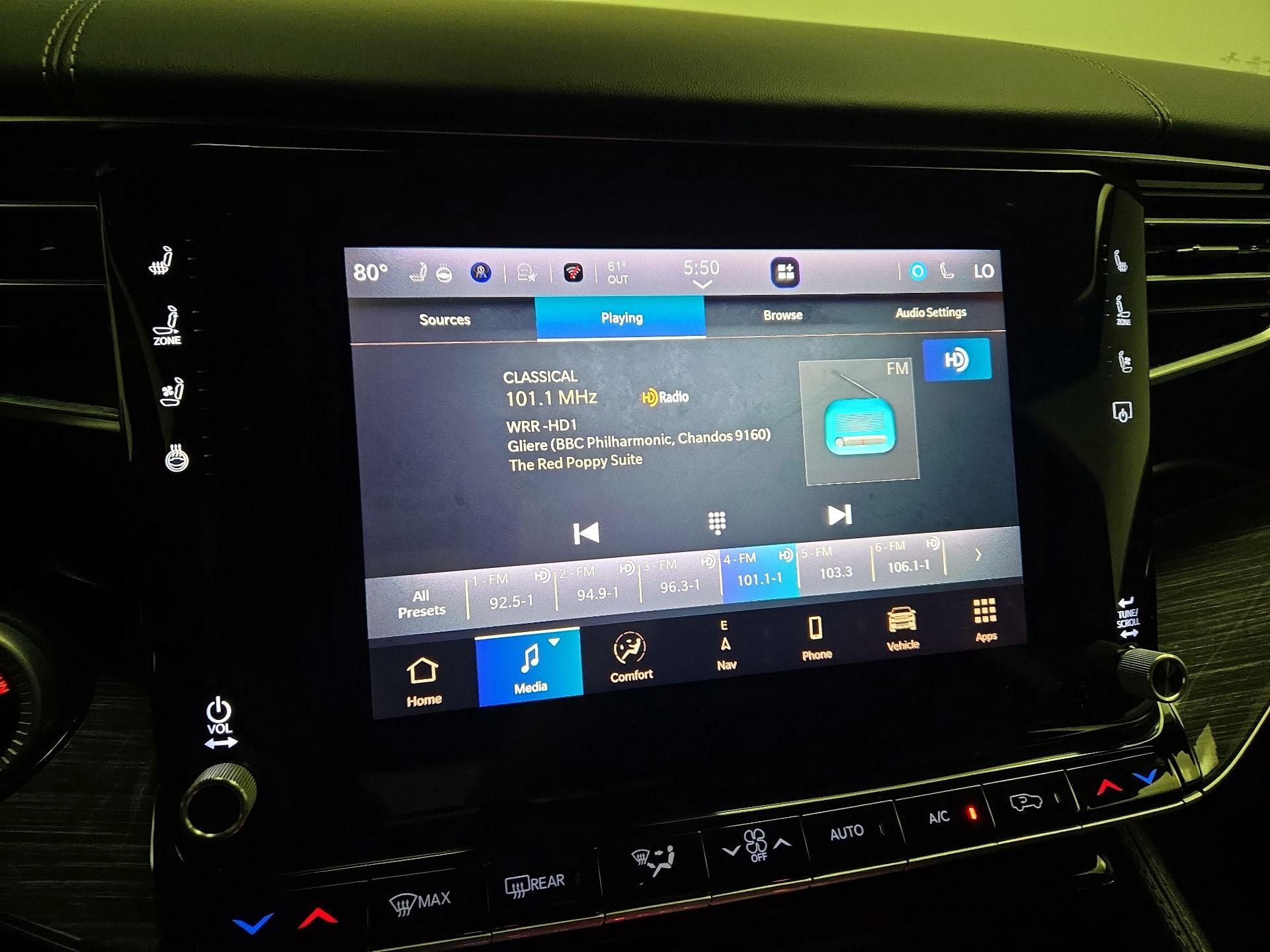 Thumbnail: 2022 Jeep Wagoneer - 16