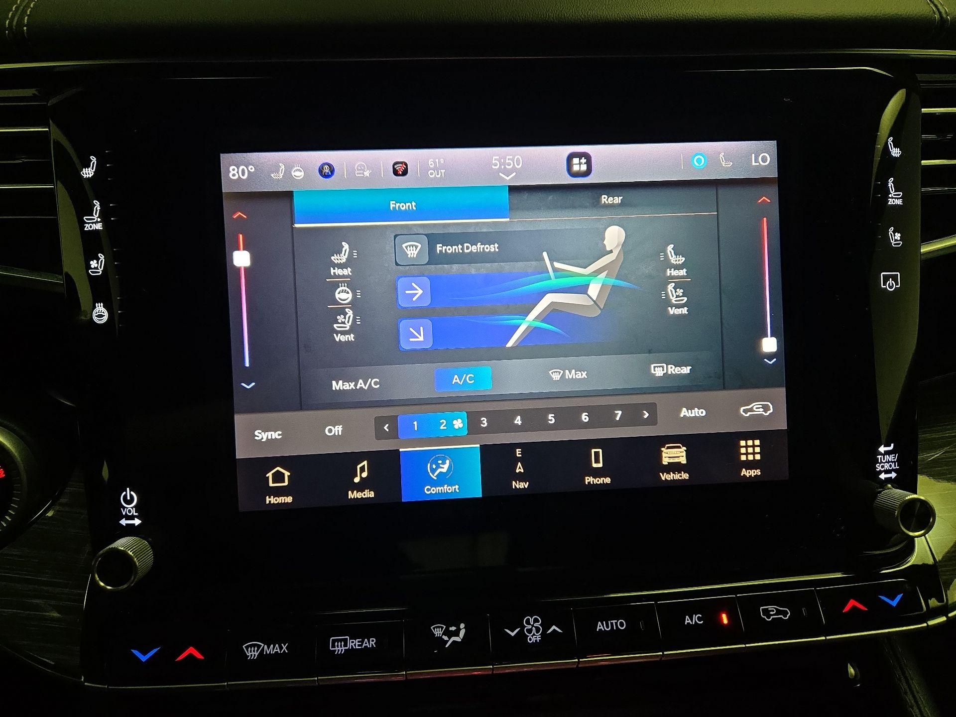 Thumbnail: 2022 Jeep Wagoneer - 17