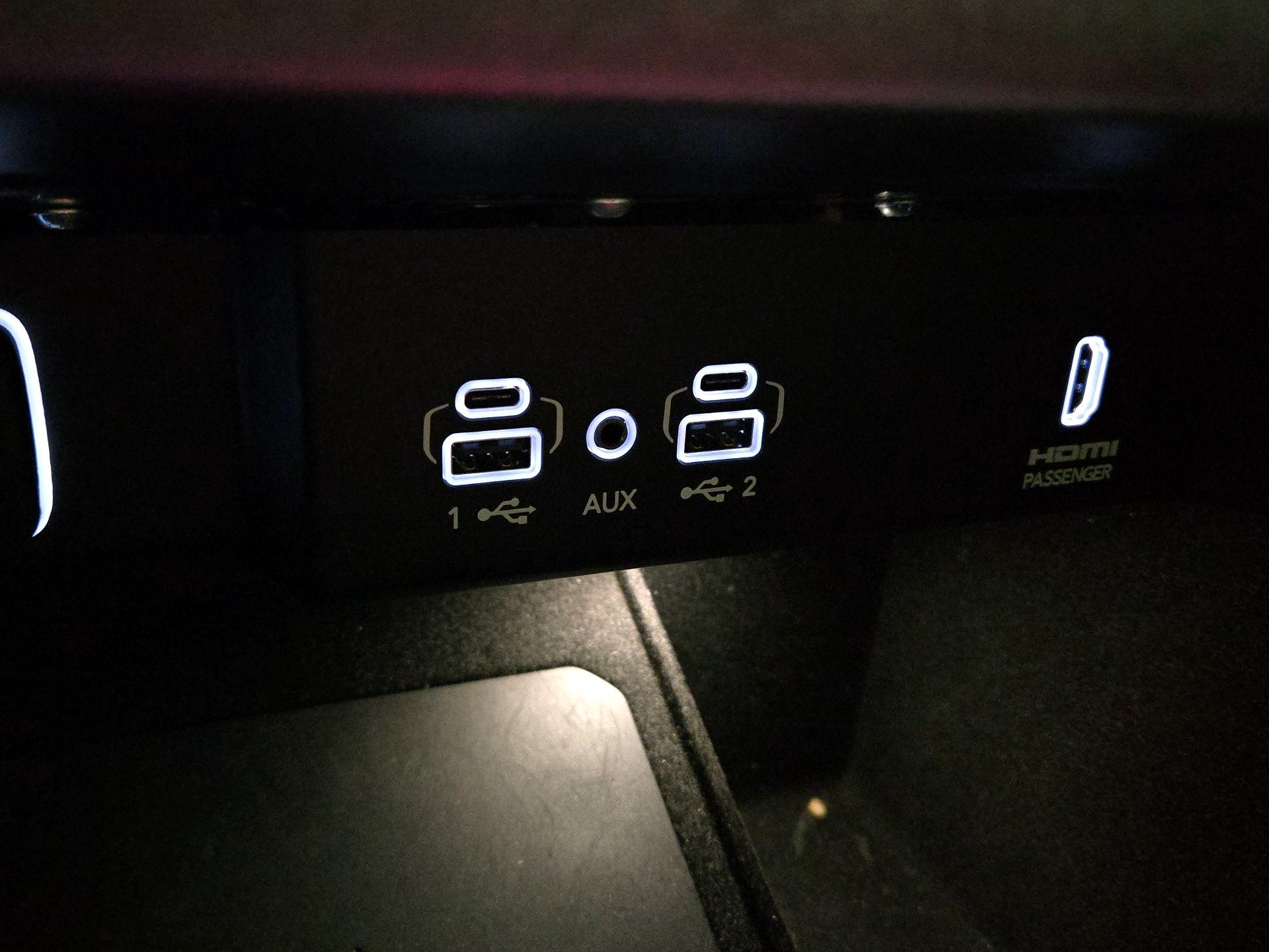 Thumbnail: 2022 Jeep Wagoneer - 19