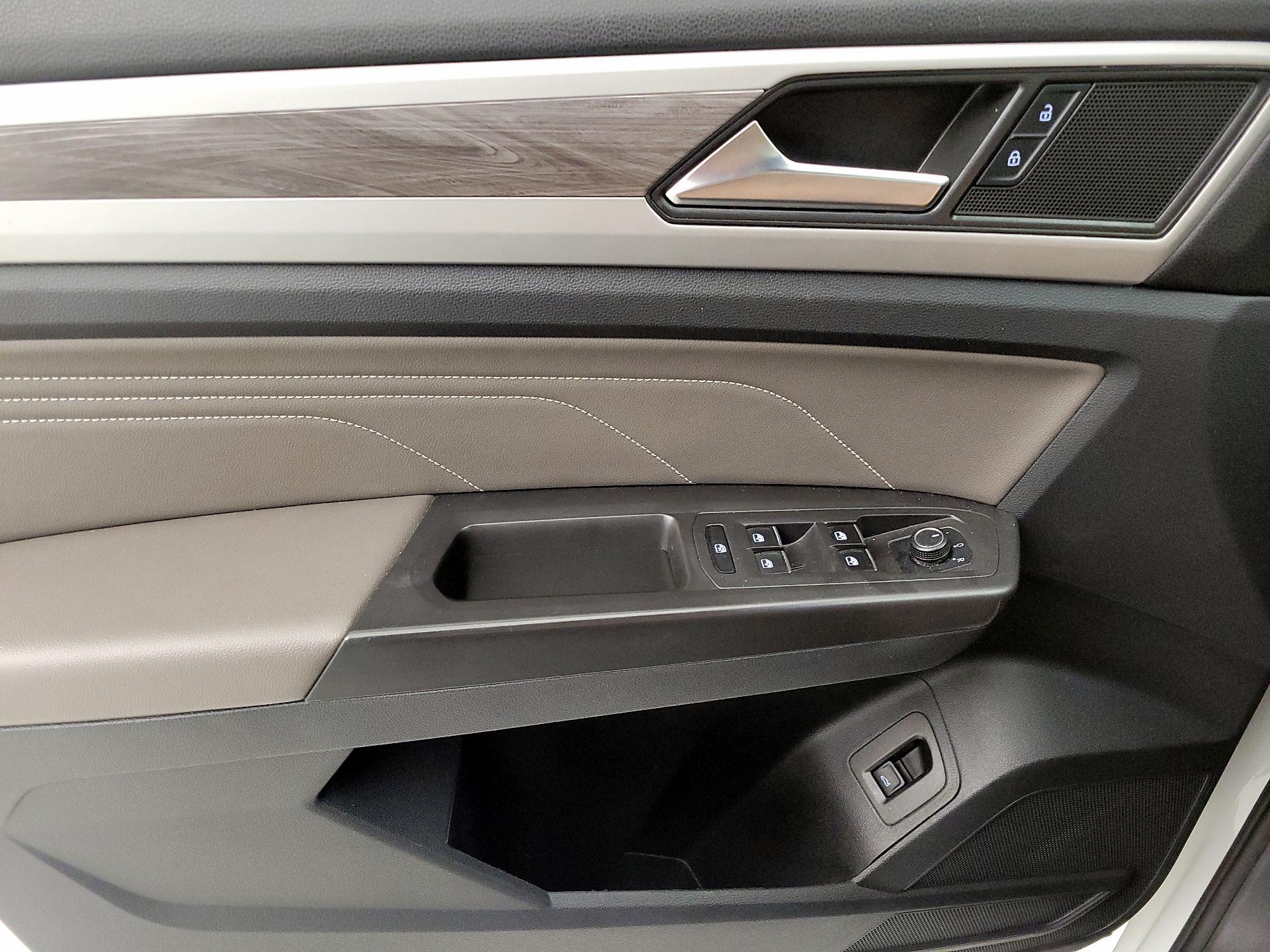 Thumbnail: 2022 Volkswagen Atlas - 10