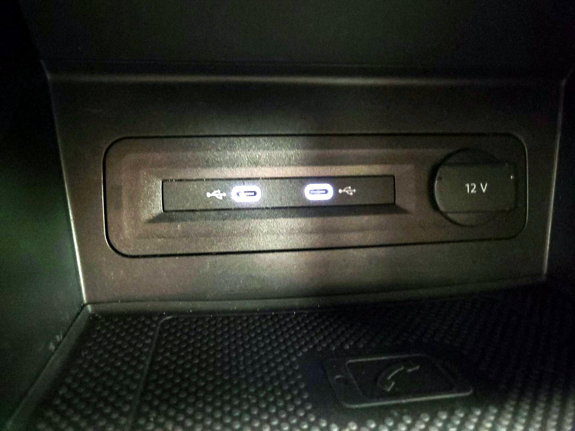 Thumbnail: 2022 Volkswagen Atlas - 16