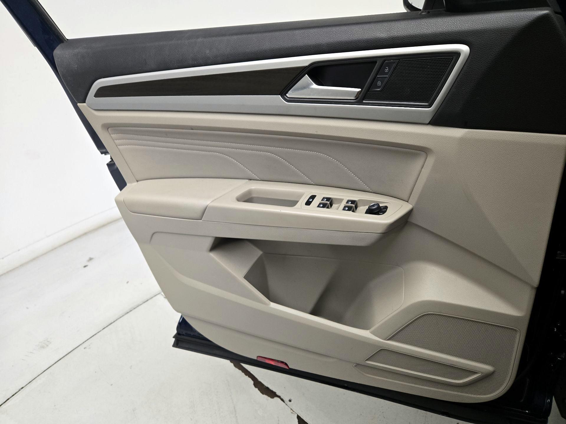 Thumbnail: 2022 Volkswagen Atlas - 12