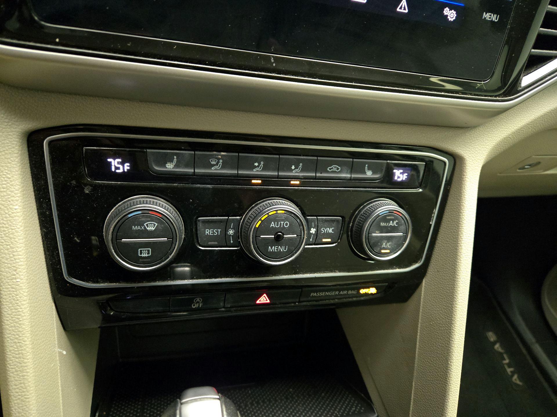 Thumbnail: 2022 Volkswagen Atlas - 16