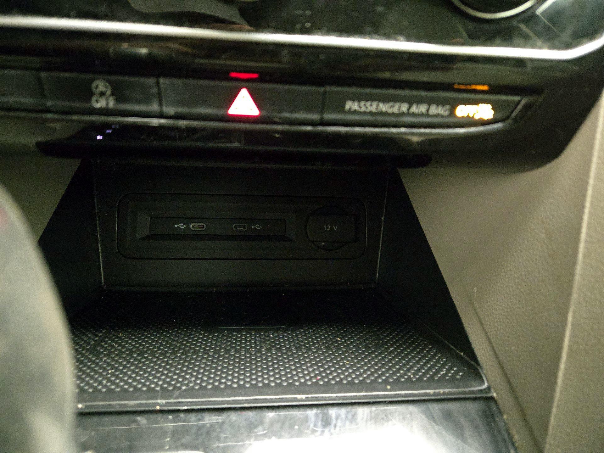 Thumbnail: 2022 Volkswagen Atlas - 18