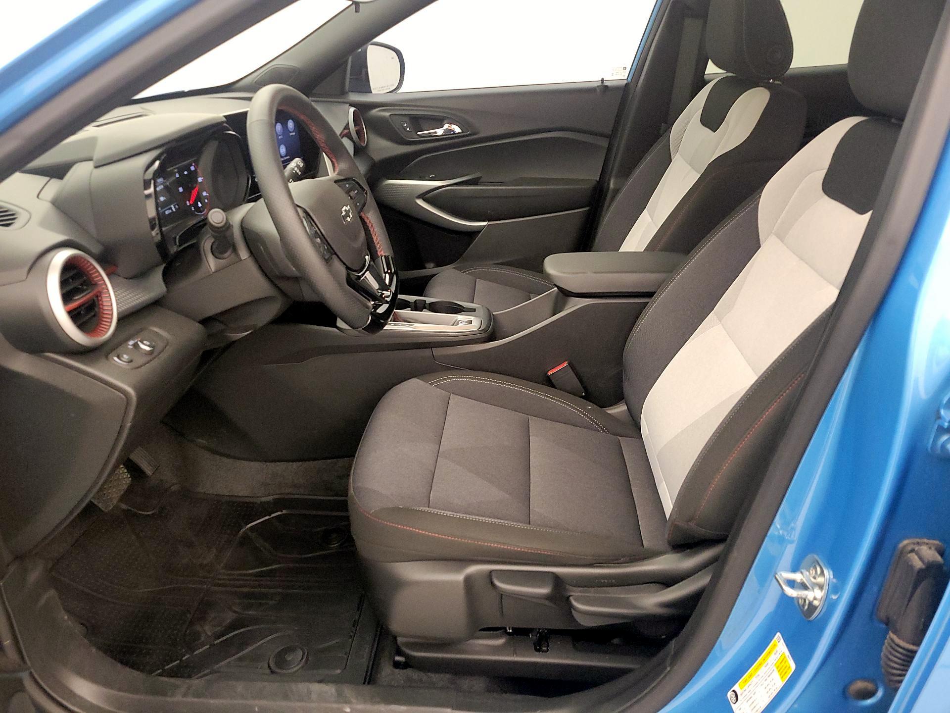 Thumbnail: 2025 Chevrolet Trax - 11