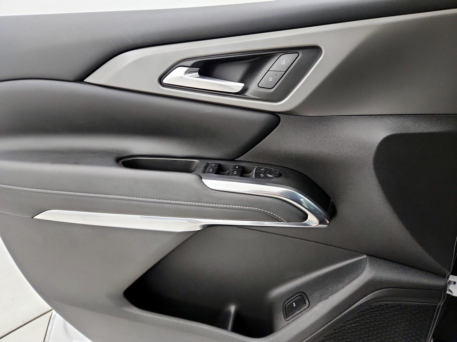 Thumbnail: 2025 Chevrolet Traverse - 12