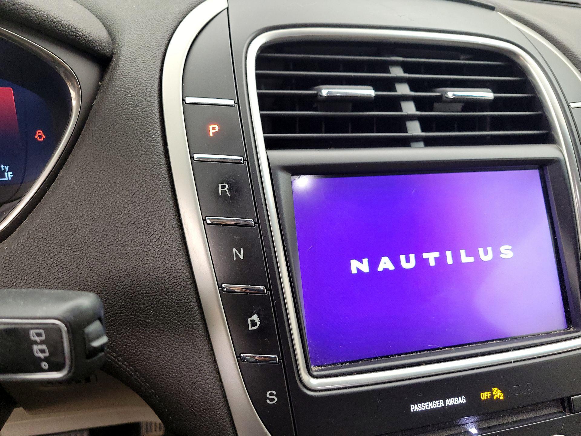 Thumbnail: 2020 Lincoln Nautilus - 16