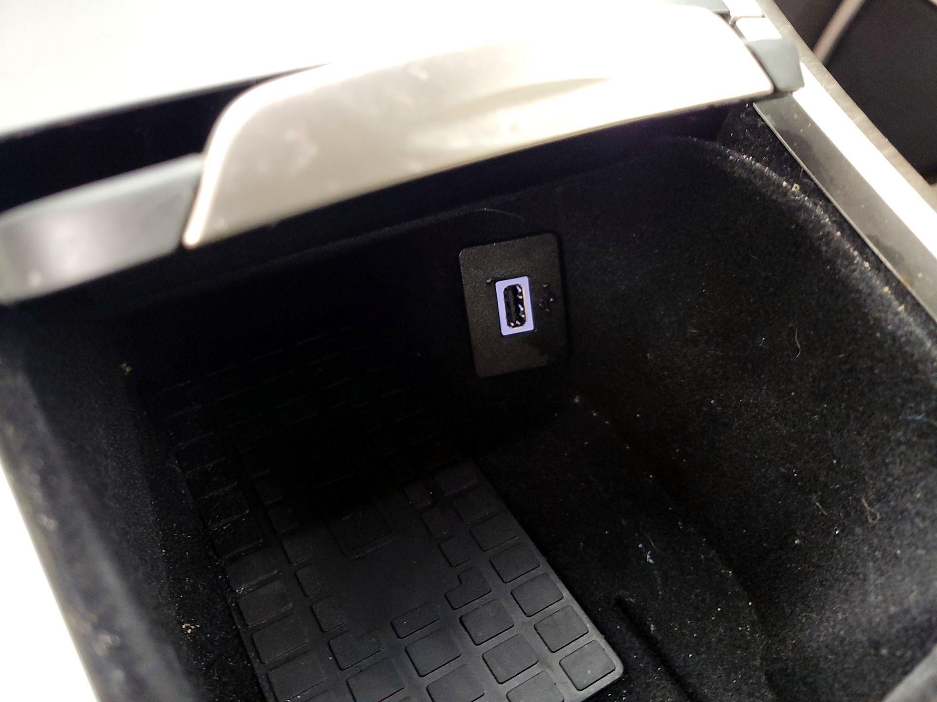 Thumbnail: 2020 Lincoln Nautilus - 17